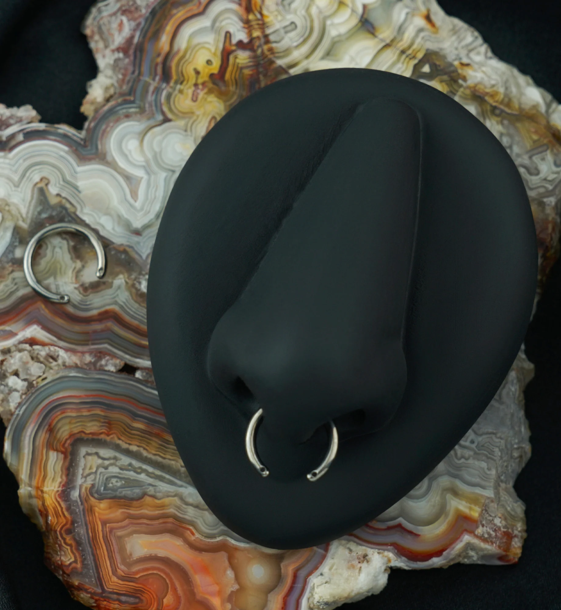 14G Custom Titanium Circular Barbell - Image 2