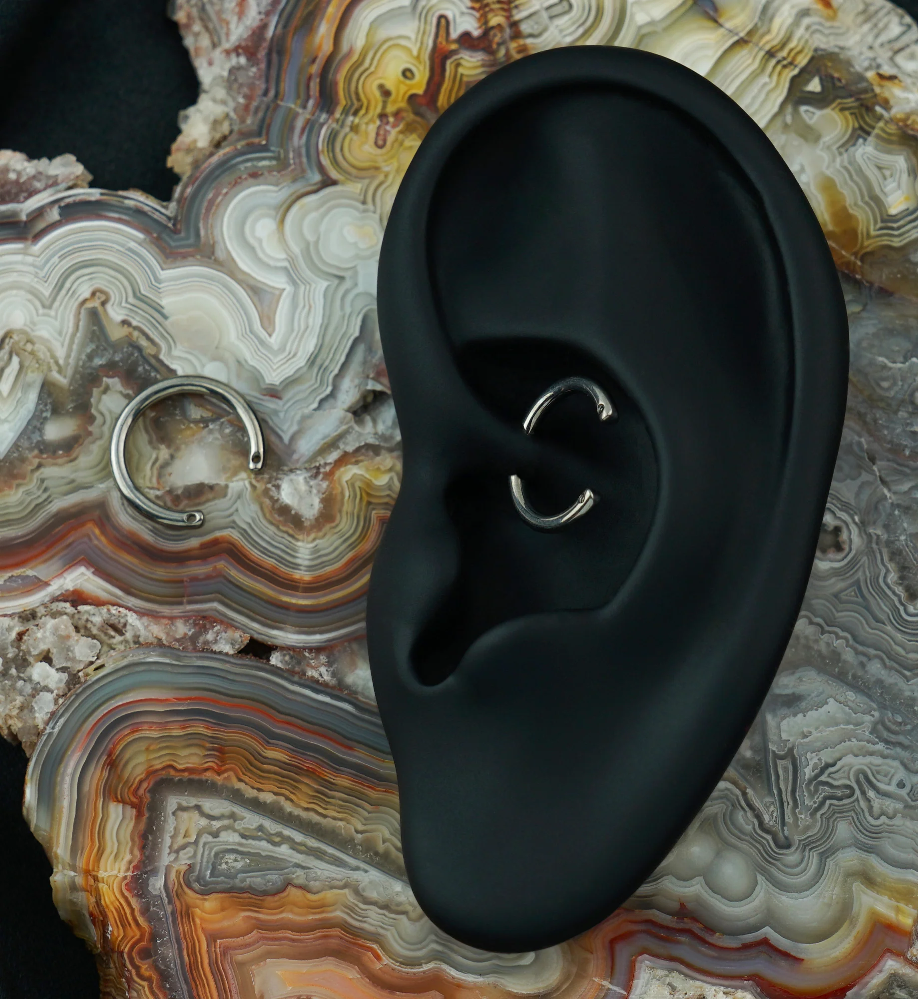 14G Custom Titanium Circular Barbell - Image 4