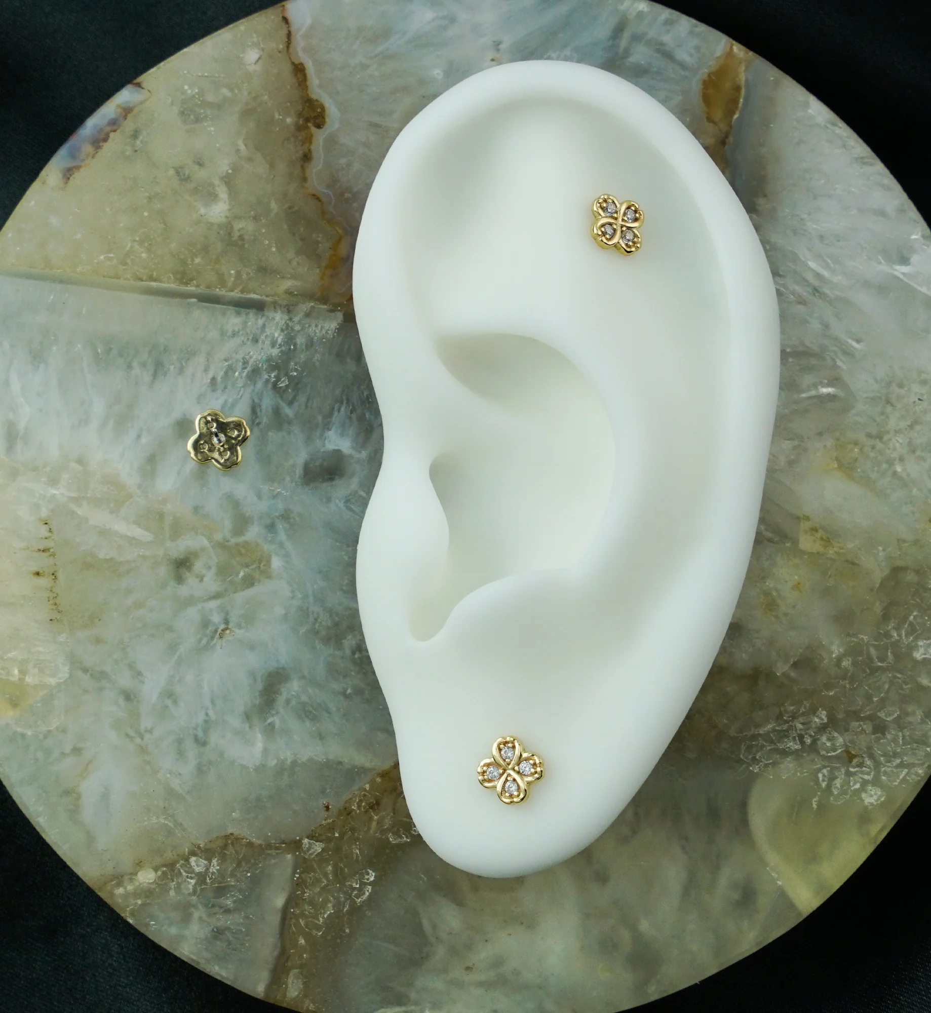 14kt Gold Clover Clear CZ Threadless Top - Image 2