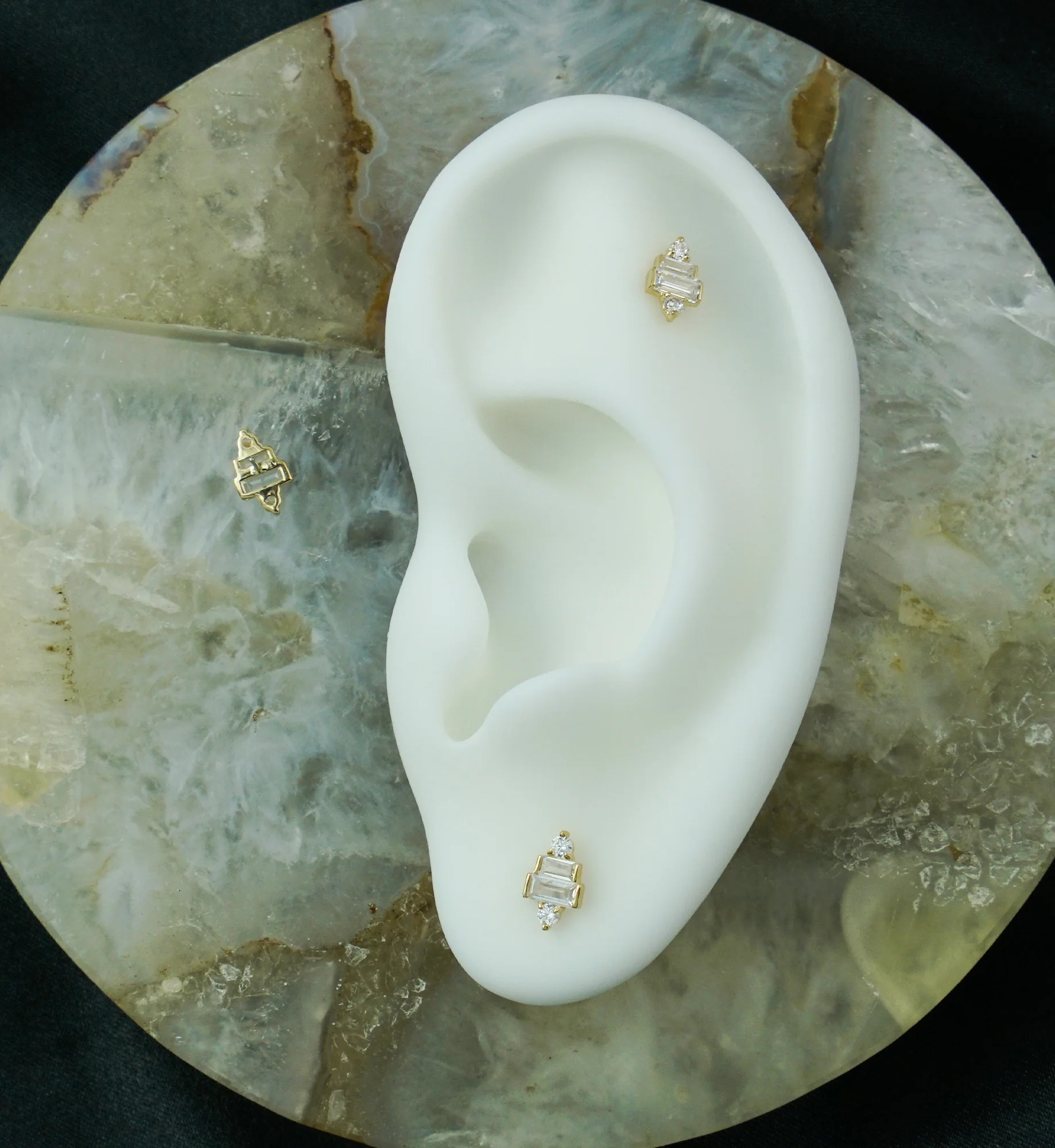 14kt Gold Dual Baguette CZ Threadless Top - Image 2