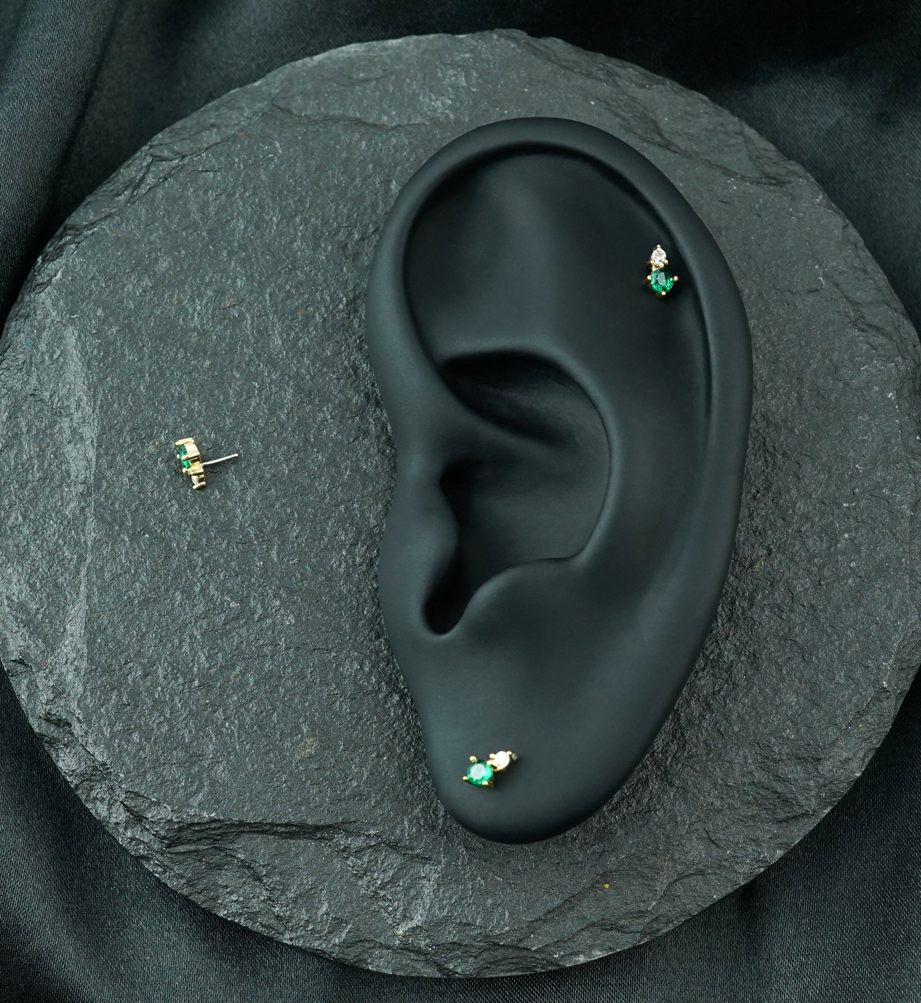 14kt Gold Echo Emerald CZ Threadless Top - Image 2