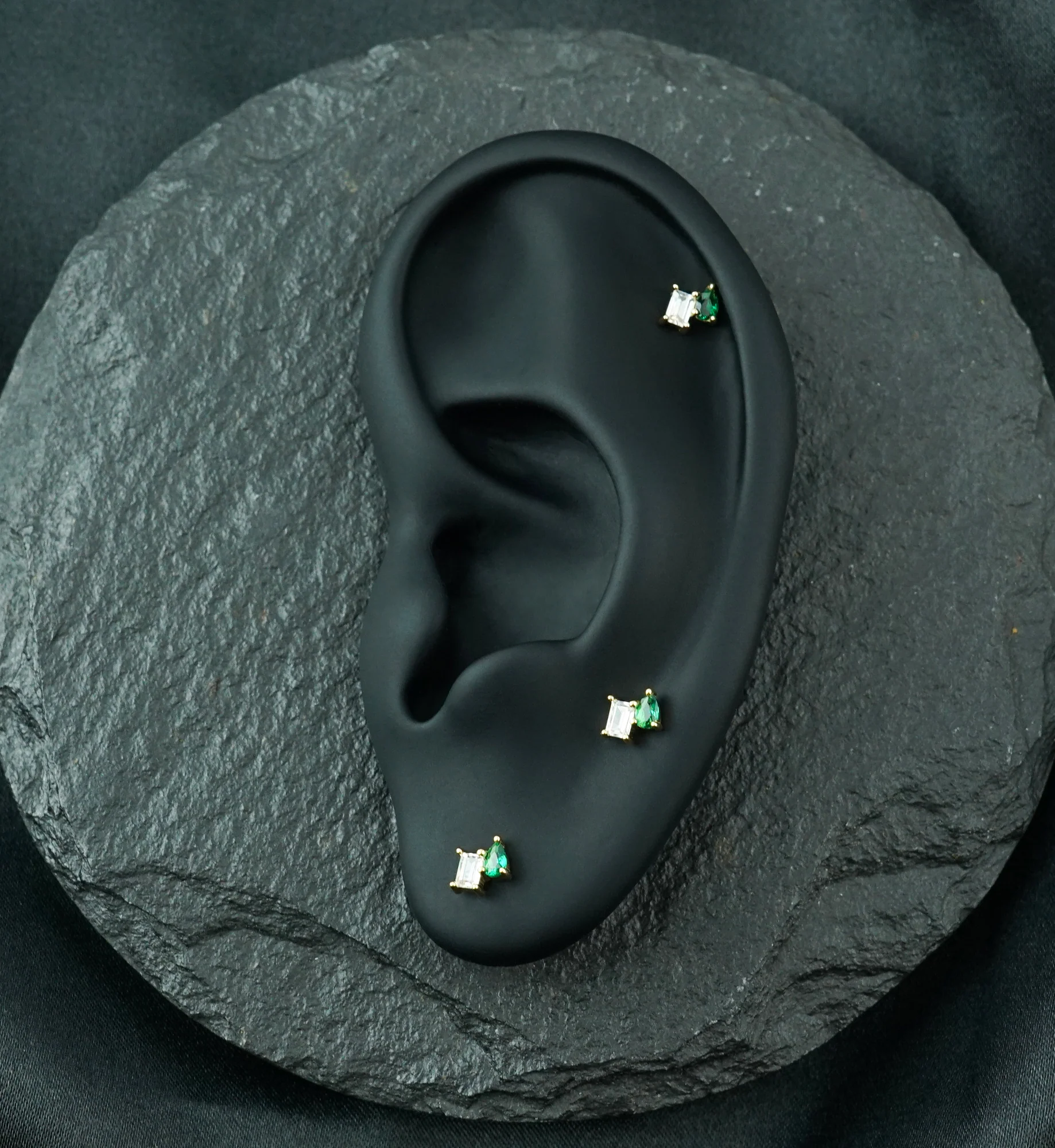 14kt Gold Exponential Teardrop Emerald CZ Threadless Top - Image 2