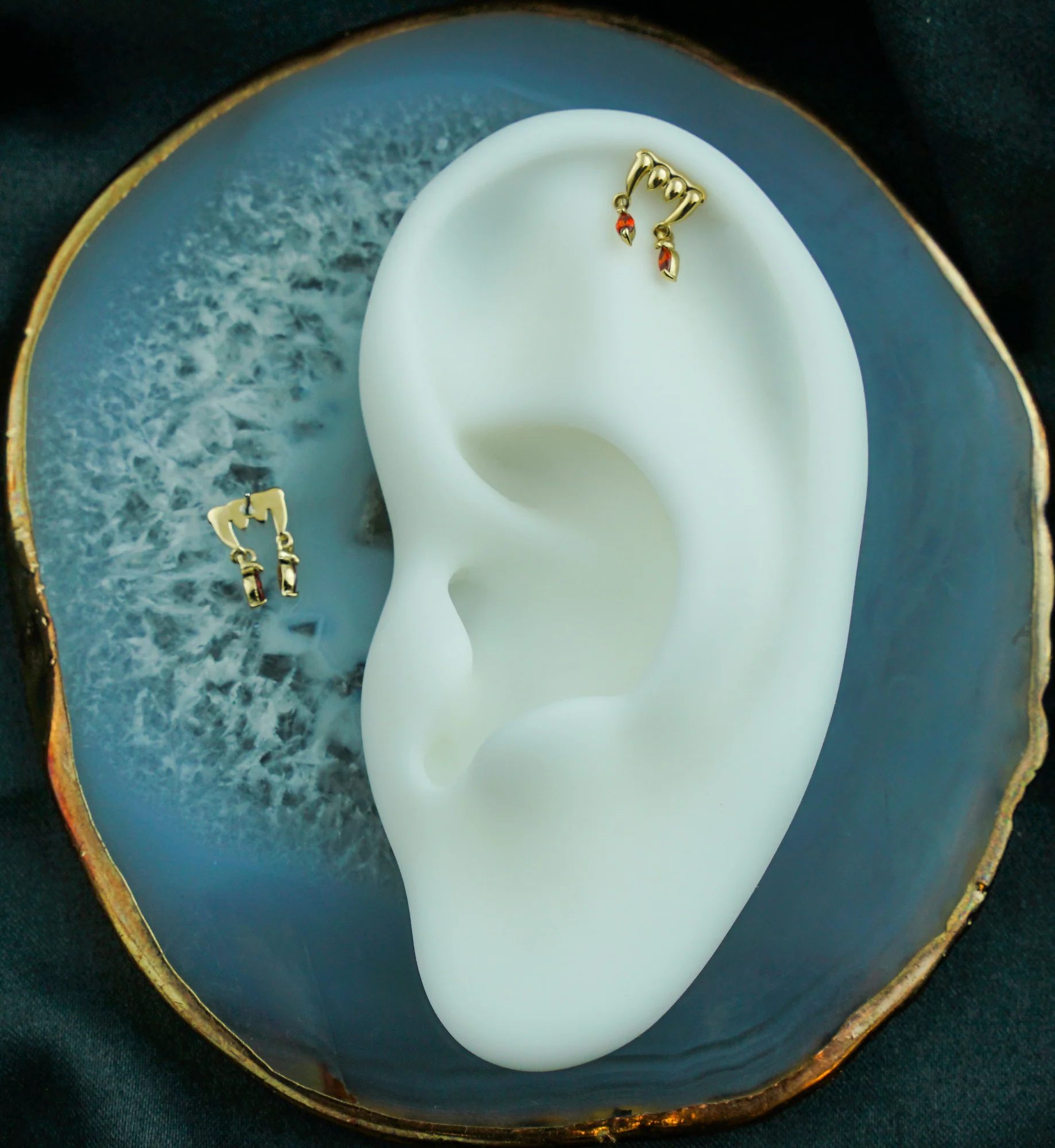 14kt Gold Fang Garnet CZ Drip Threadless Top - Image 2