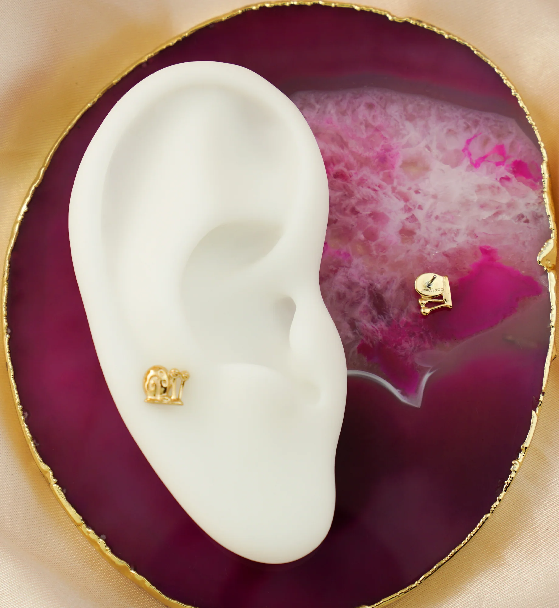 14kt Gold Gary The Snail Threadless Top - Image 2