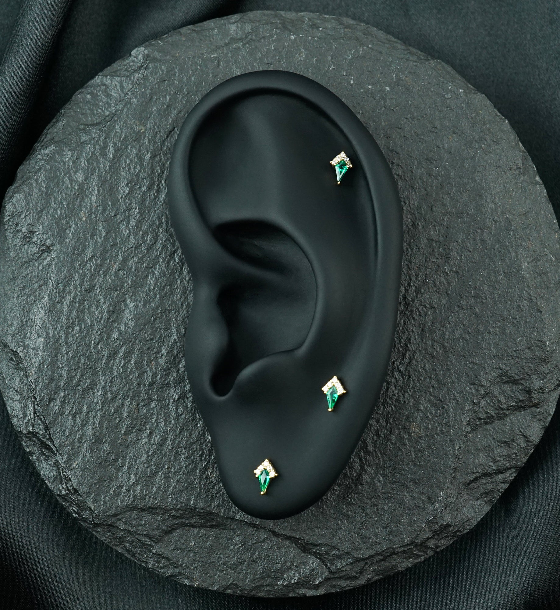 14kt Gold Harlequin Emerald CZ Threadless Top - Image 2