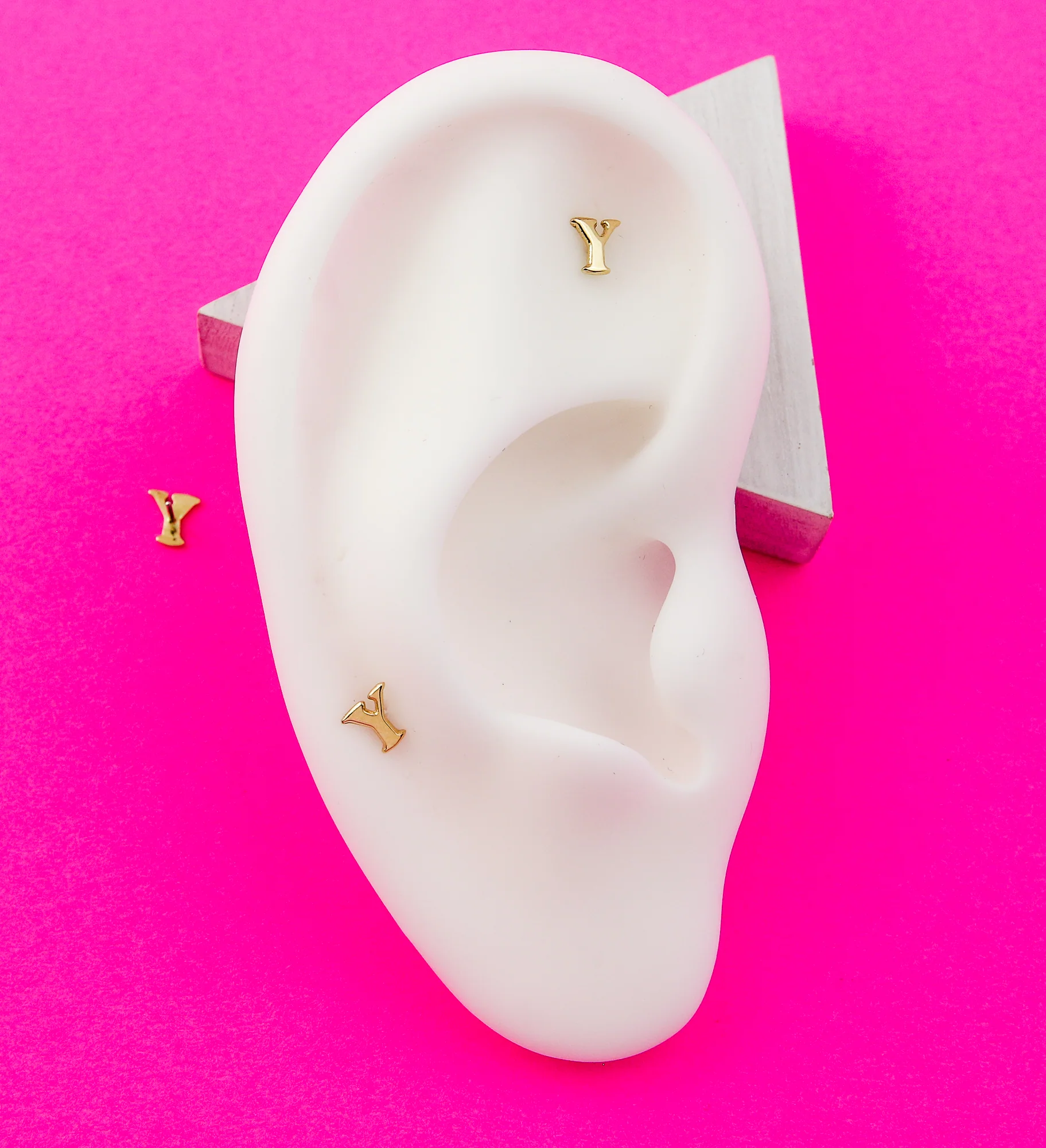 14kt Gold Letter Y Threadless Top - Image 2
