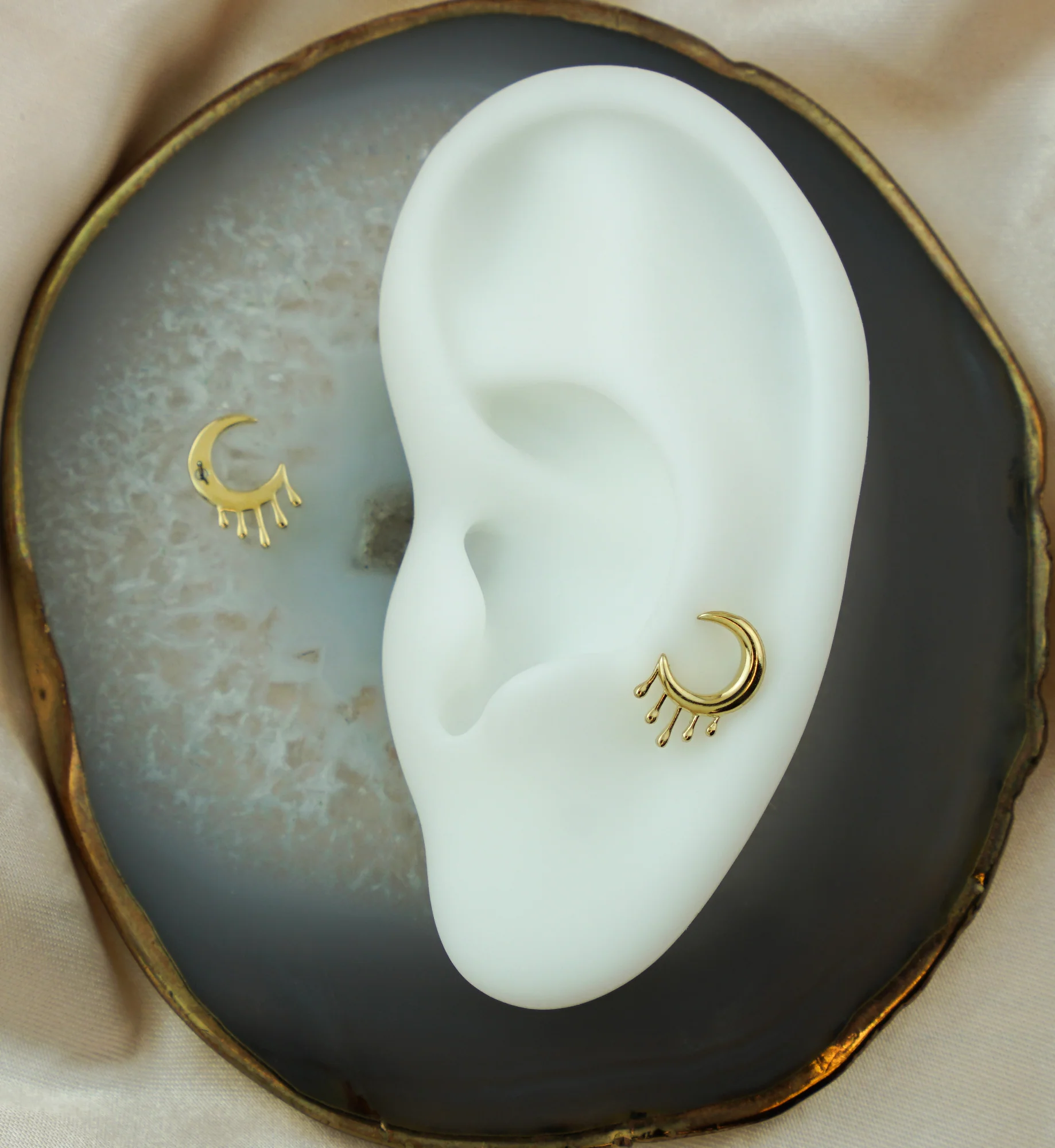 14kt Gold Multi-Drip Crescent Moon Threadless Top - Image 2