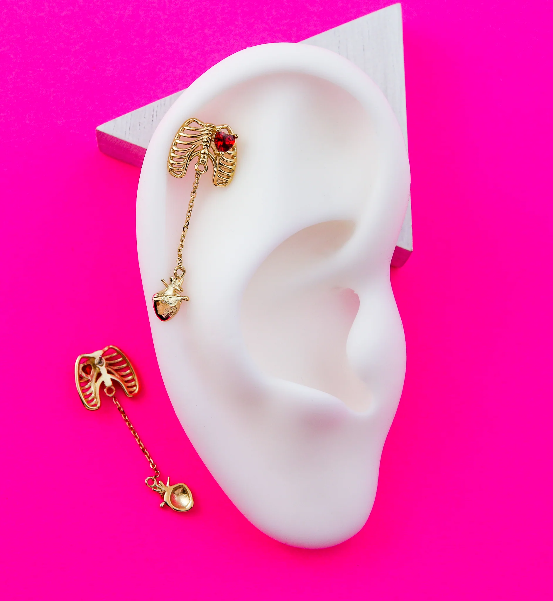 14kt Gold Ribcage Dangle Anatomical Heart Threadless Top - Image 2