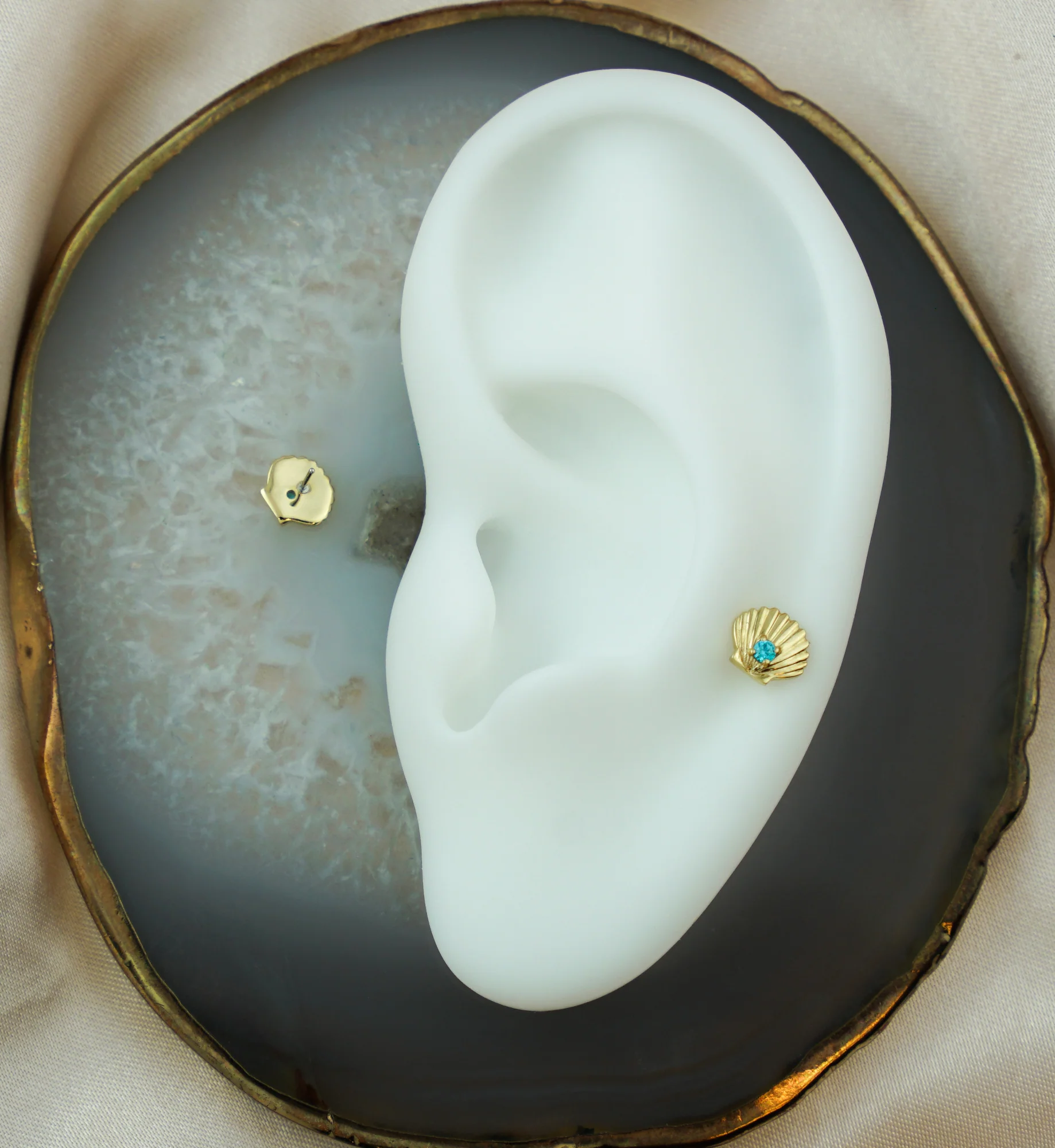 14kt Gold Seashell Aqua CZ Threadless Top - Image 2