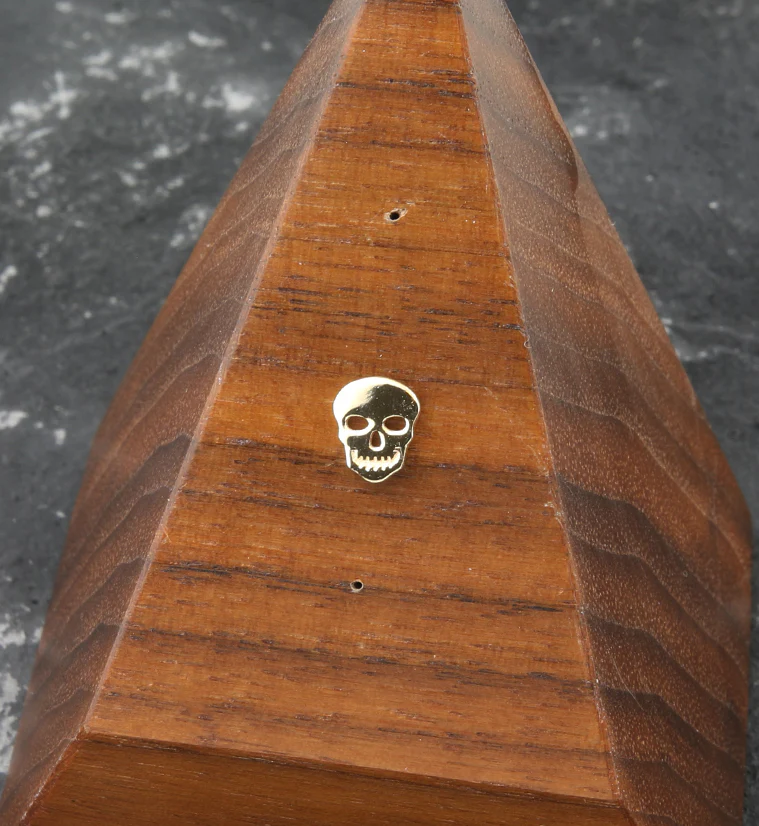 14kt Gold Skull Stitches Threadless Top - Image 2