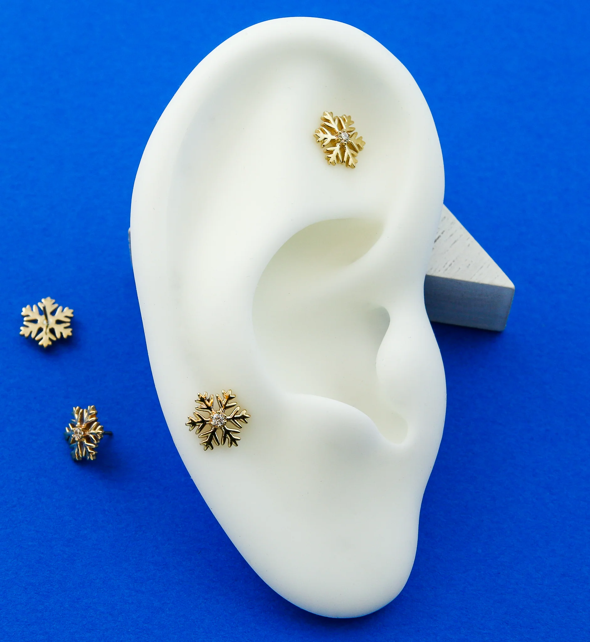 14kt Gold Snowflake Clear CZ Threadless Top - Image 2