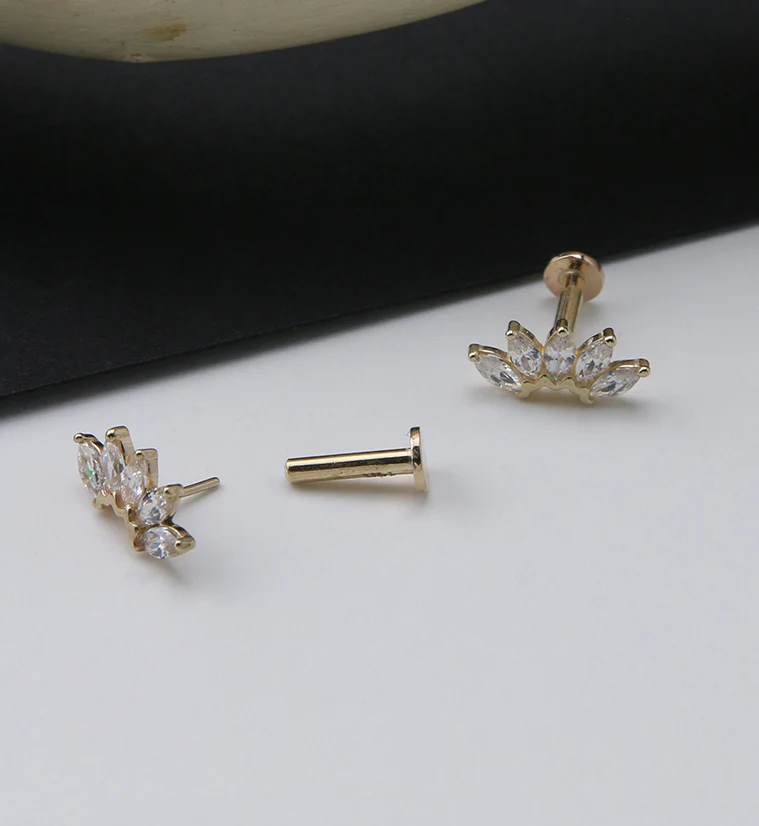 14kt Gold Lotus CZ Threadless Labret - Image 2