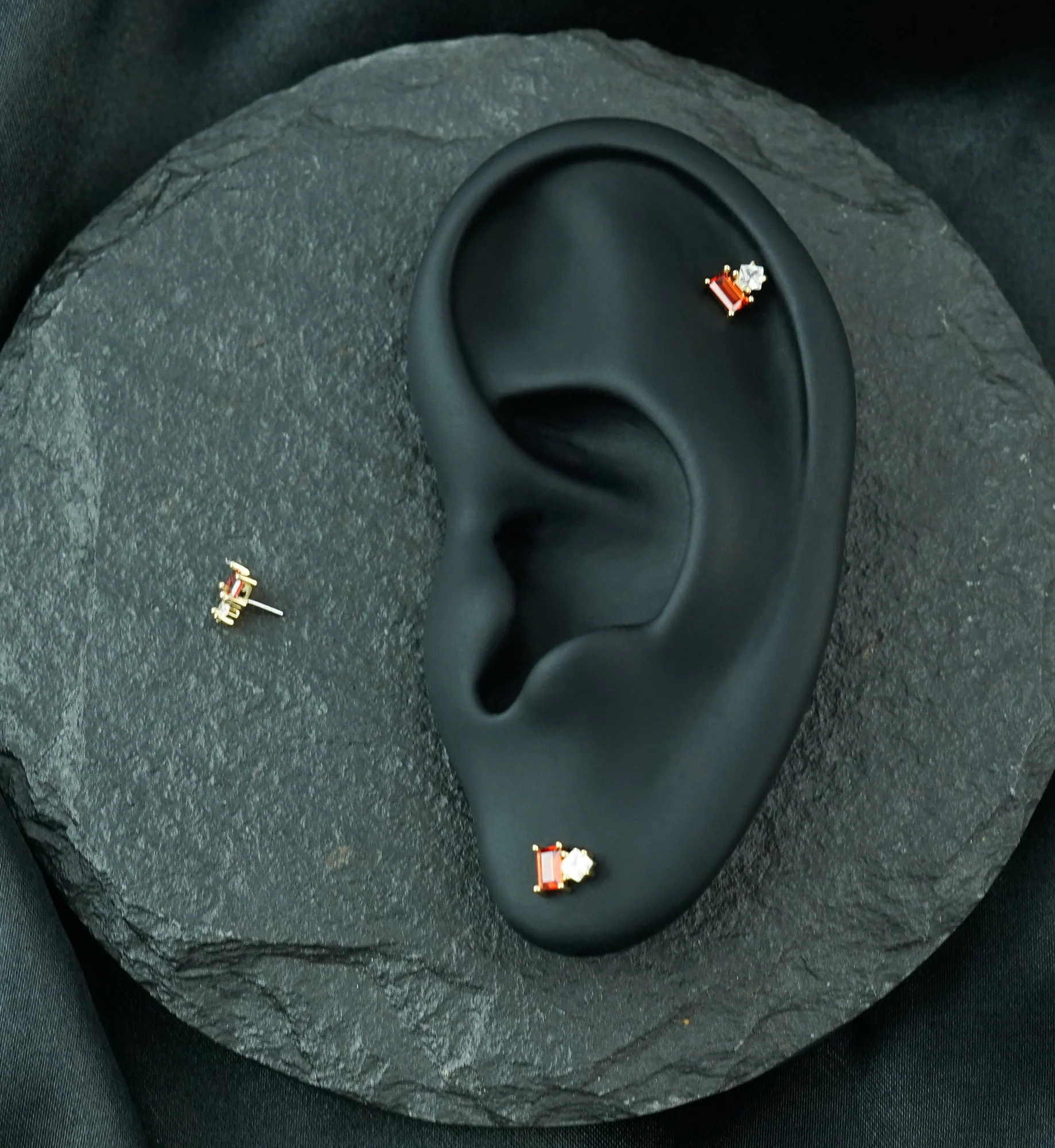 14kt Gold Tilt Garnet CZ Threadless Top - Image 2