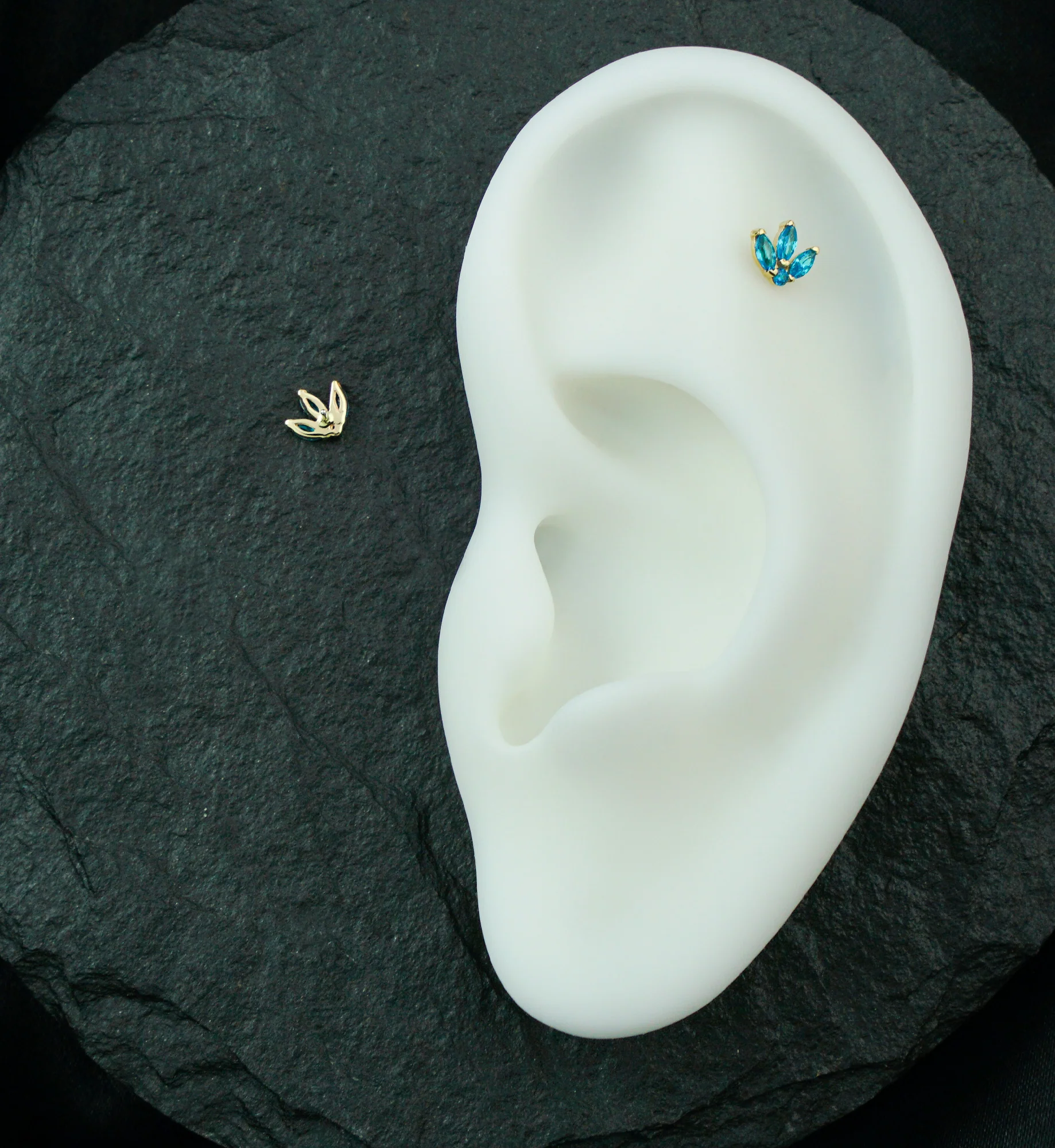 14kt Gold Tri Sepal Blue Topaz CZ Threadless Top - Image 2