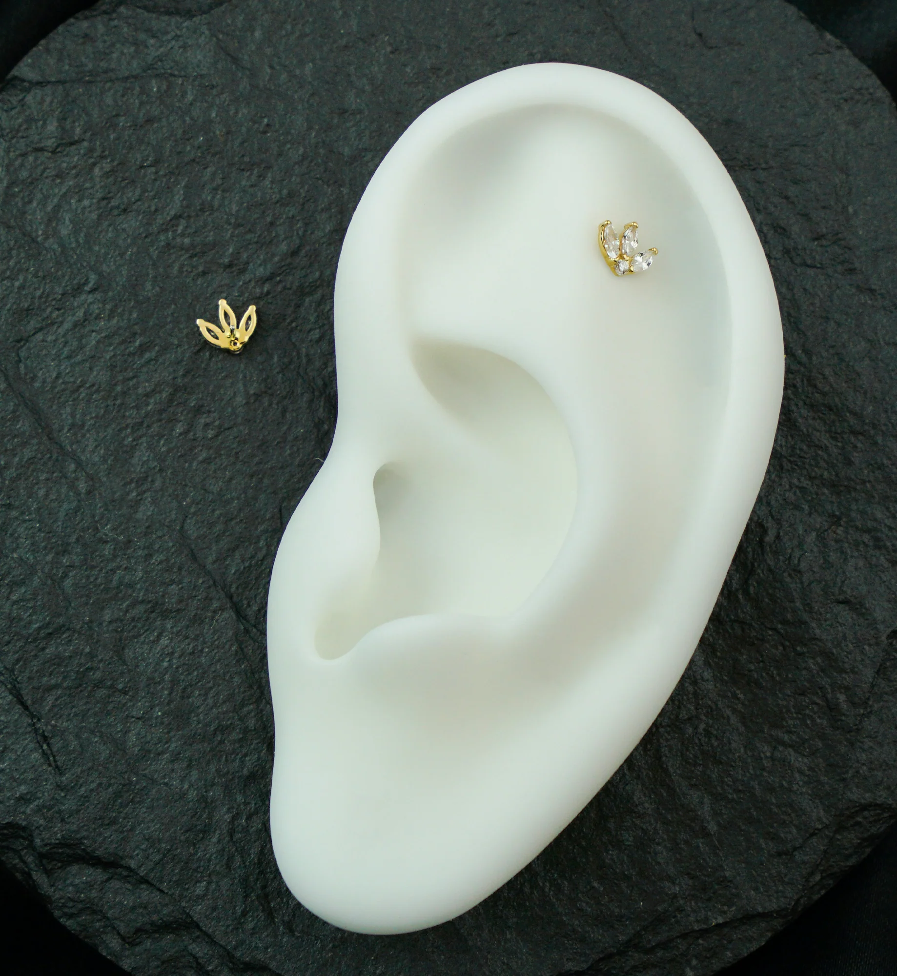 14kt Gold Tri Sepal Clear CZ Threadless Top - Image 2