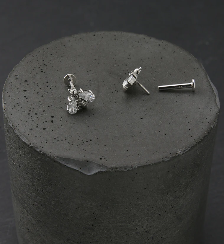 14kt White Gold Bee CZ Threadless Labret - Image 2