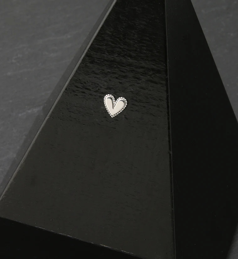 14kt White Gold Dainty Heart Threadless Top - Image 2