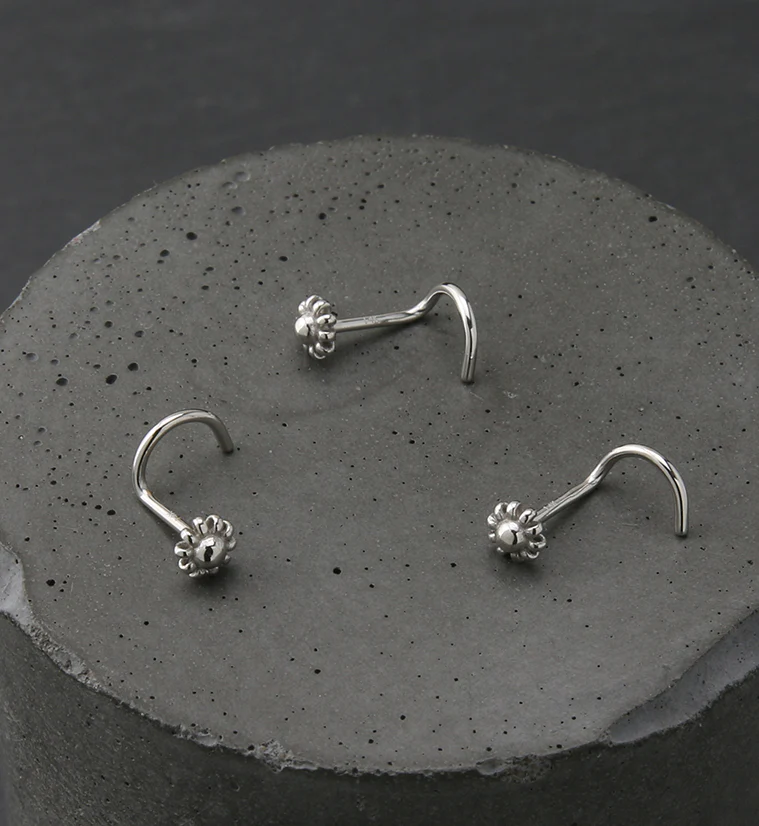 14kt White Gold Daisy Nose Screw - Image 2