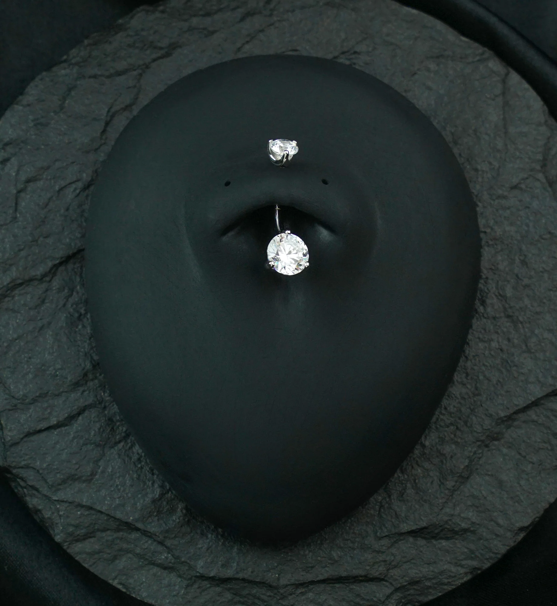 14kt White Gold Double Prong Clear CZ Belly Button Ring - Image 2