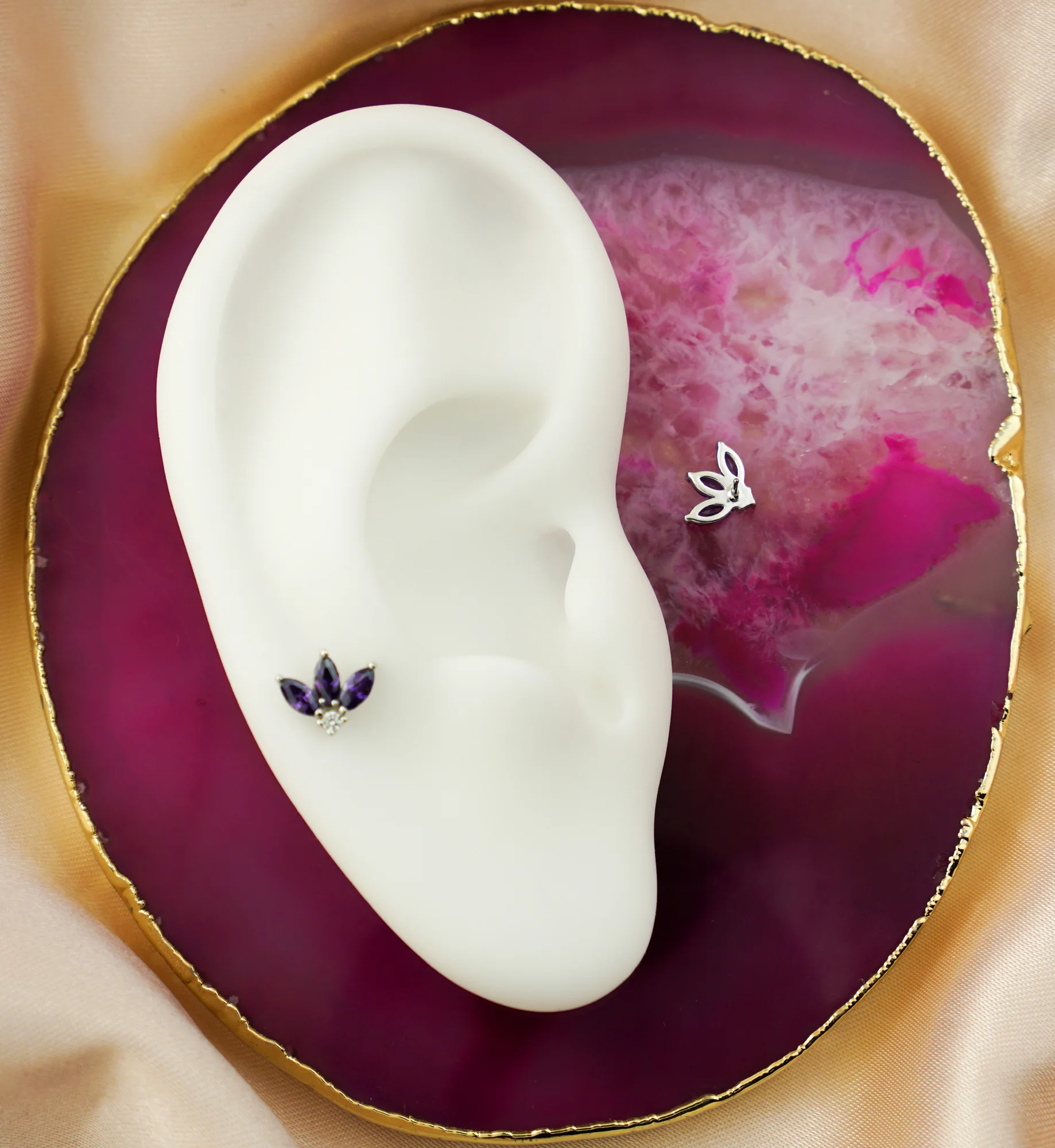 14kt White Gold Sepal Purple CZ Threadless Top - Image 2