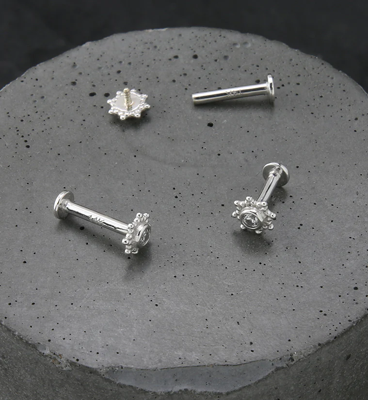 14kt White Gold Solar CZ Internally Threaded Labret - Image 2