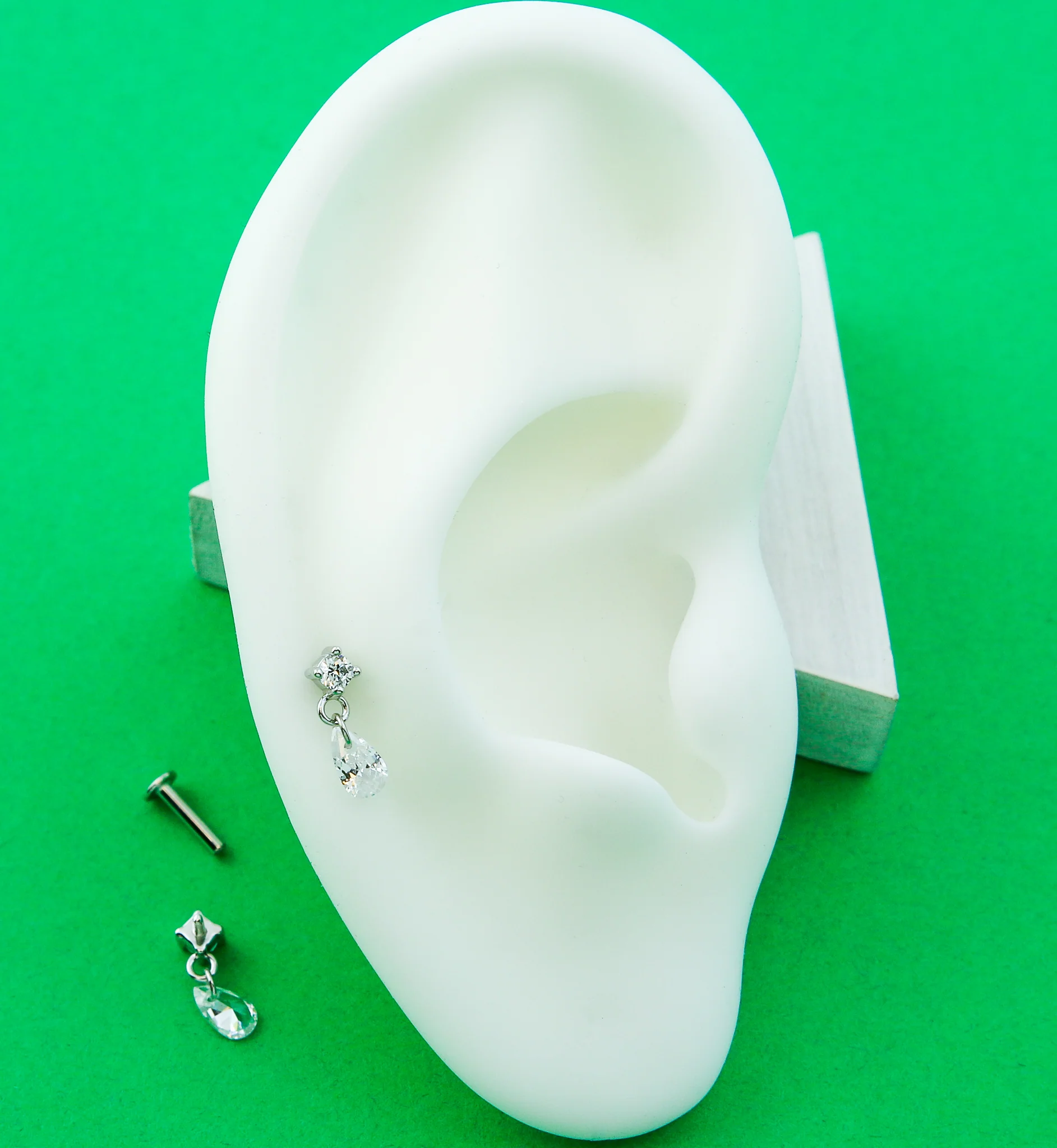 14kt White Gold Teardrop Dangle Clear CZ Internally Threaded Labret - Image 2