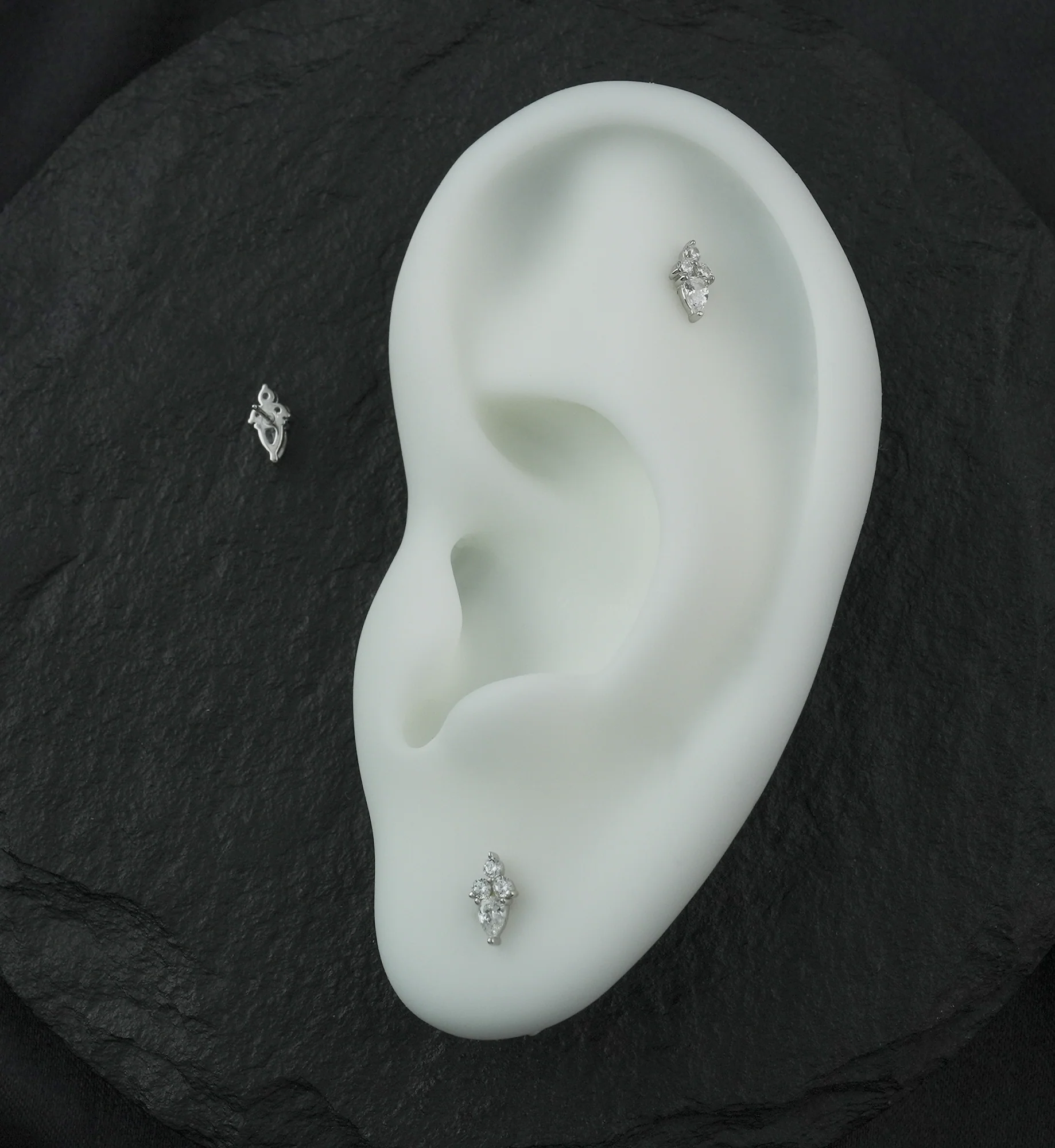 14kt White Gold Teardrop Trinity Bottom Clear CZ Threadless Top - Image 2