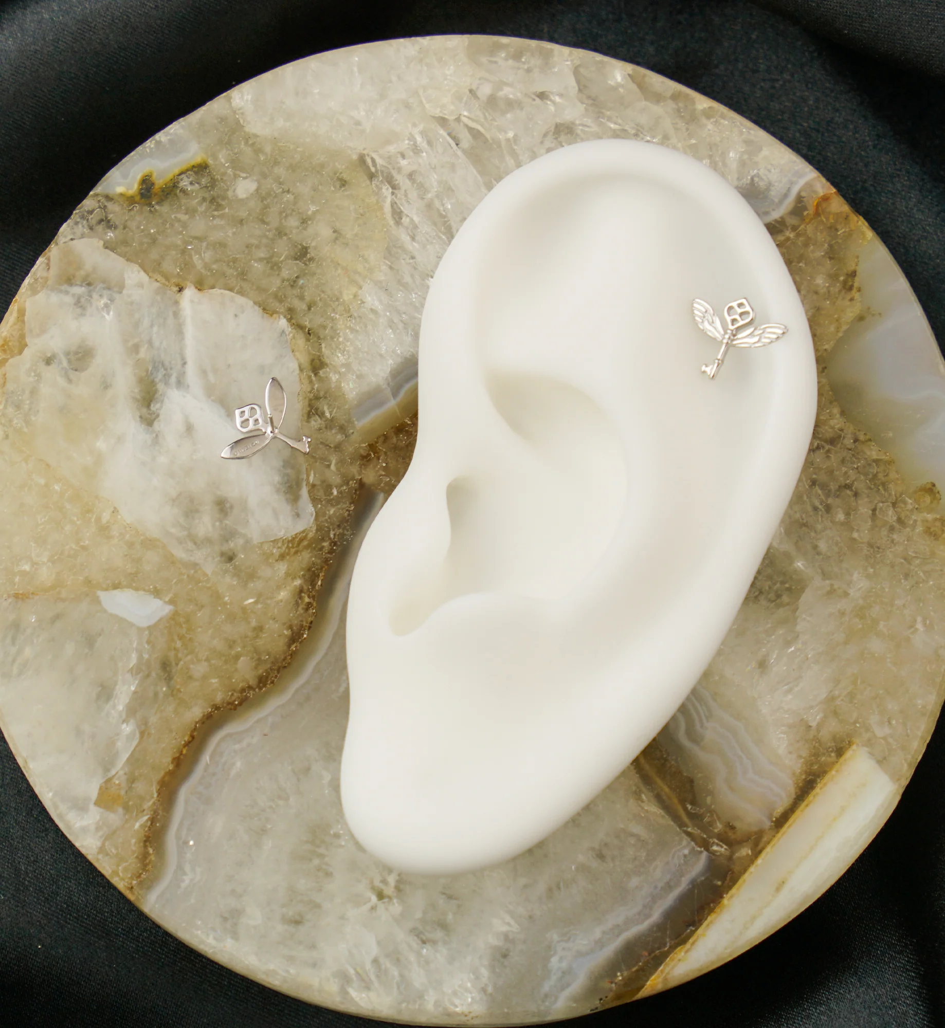 14kt White Gold Winged Key Threadless Top - Image 2