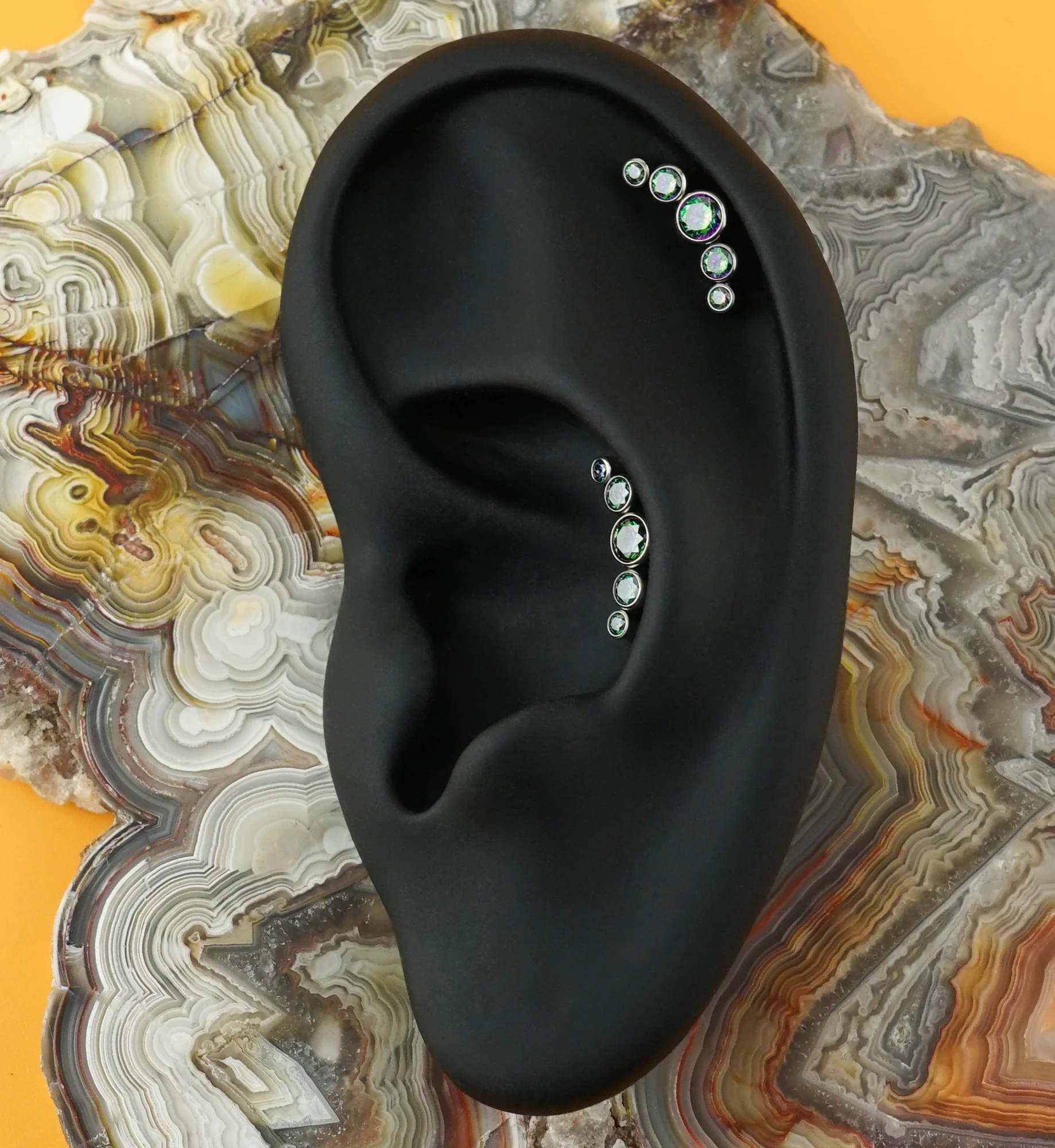 16G Black Aurora CZ Truce Top Titanium Labret - Image 2