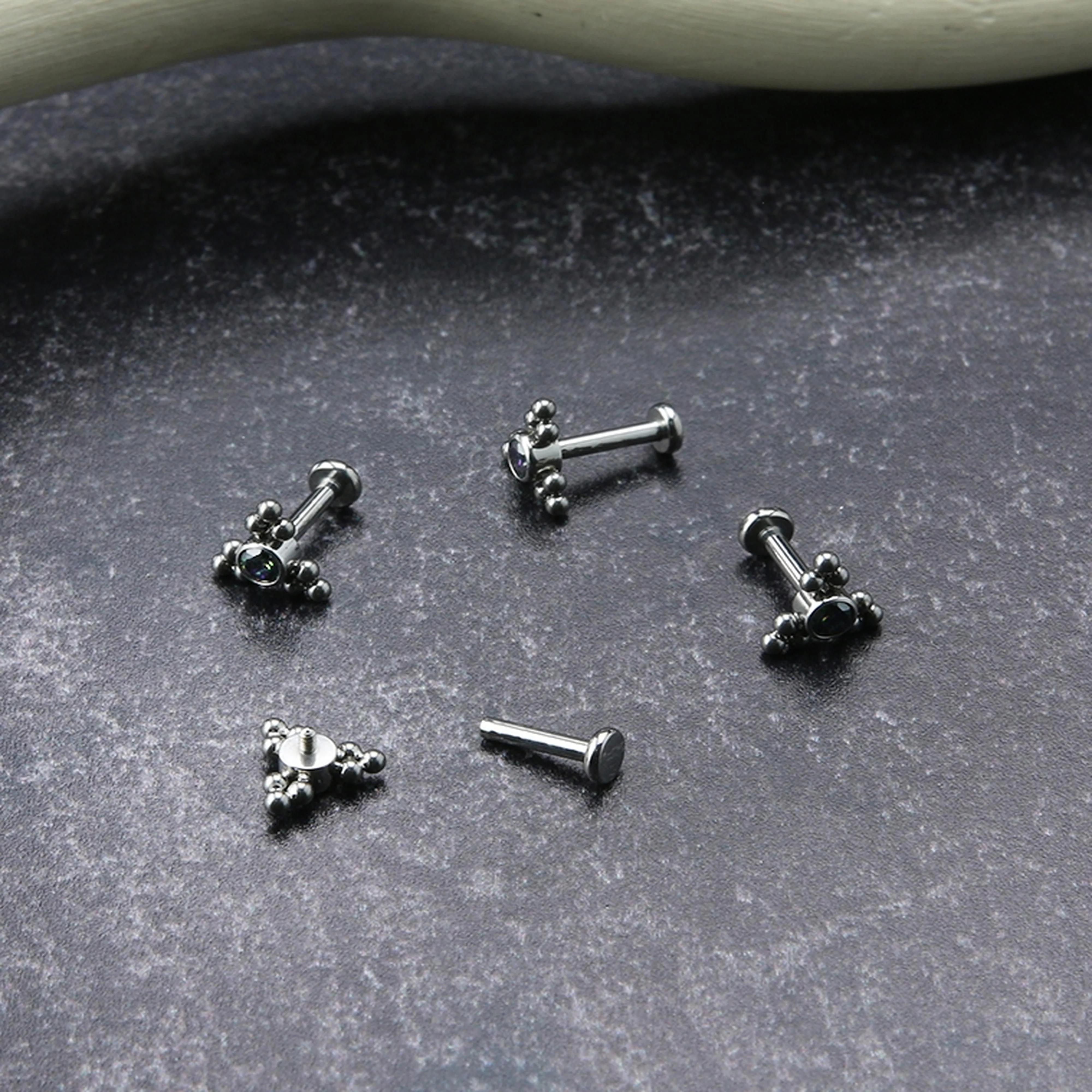 16G Black Aurora CZ Tryst Titanium Labret - Image 2