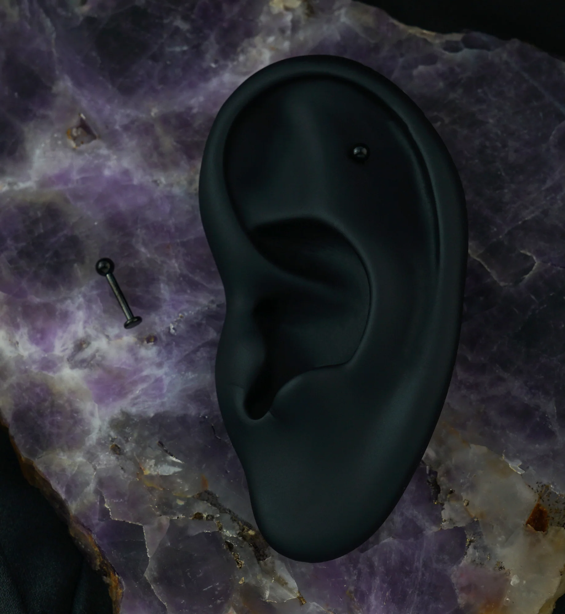 Black PVD Titanium Labret - Image 2