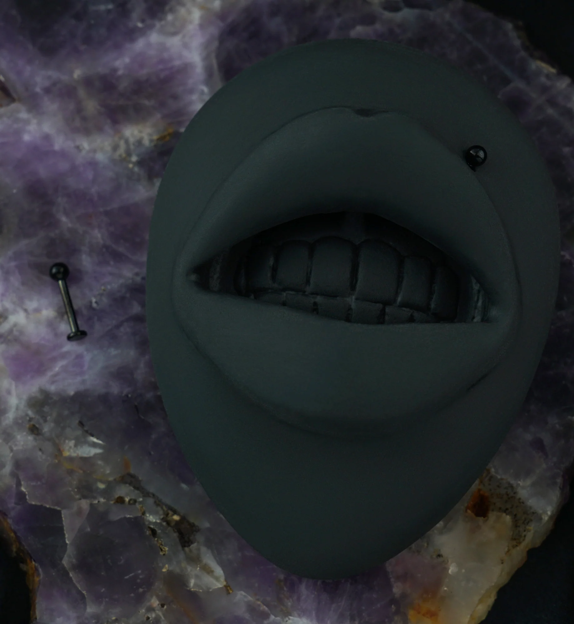 Black PVD Titanium Labret - Image 3