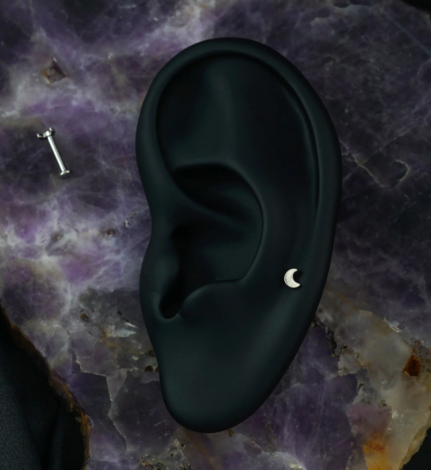 Crescent Moon Titanium Labret - Image 4