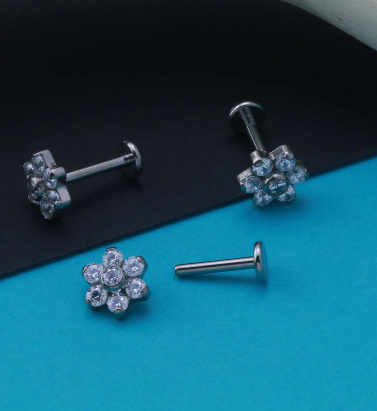 16G CZ Flower Titanium Labret Post - Image 3