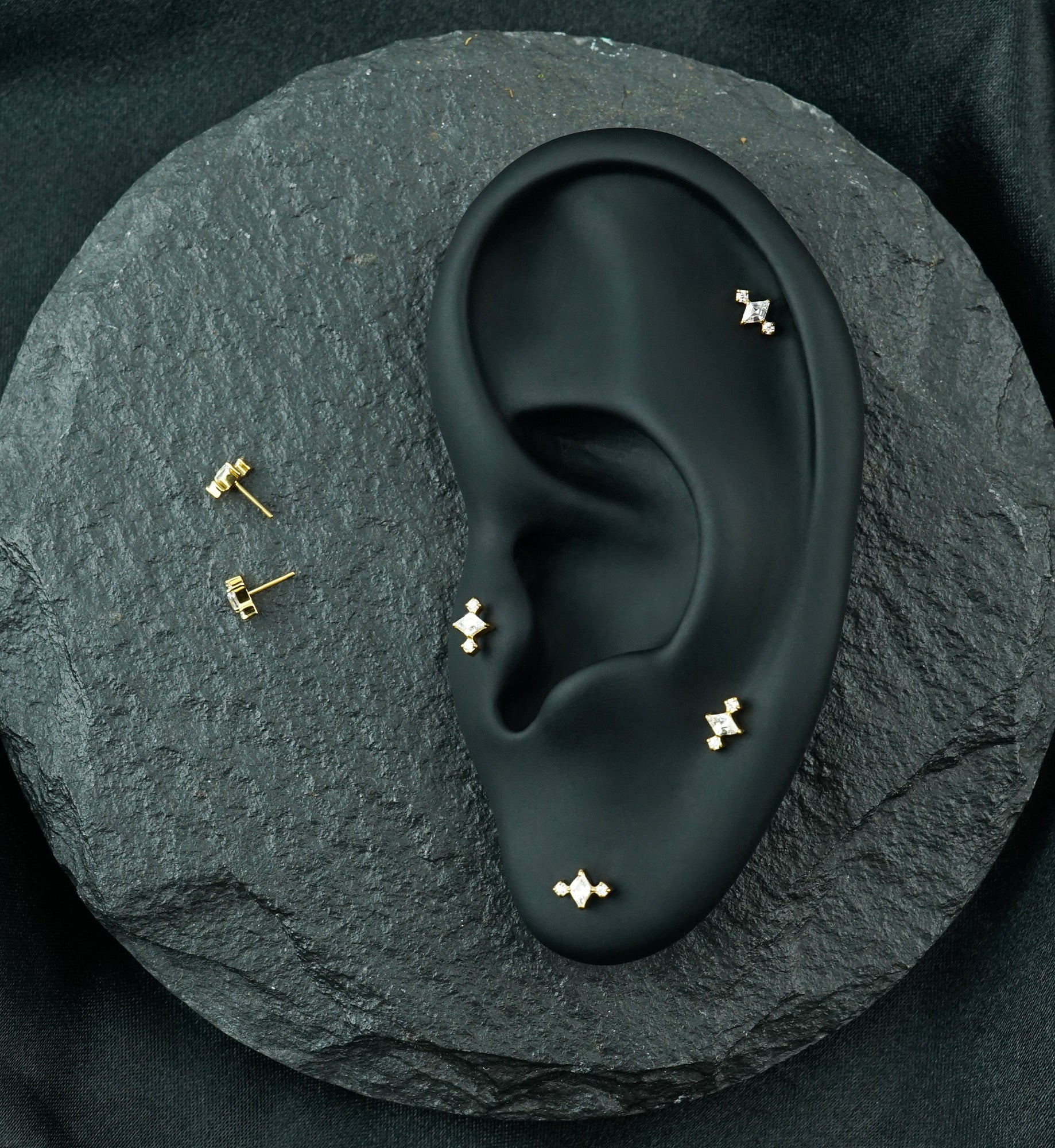 24kt Gold PVD Diamond Bloom Clear CZ Titanium Threadless Top - Image 2
