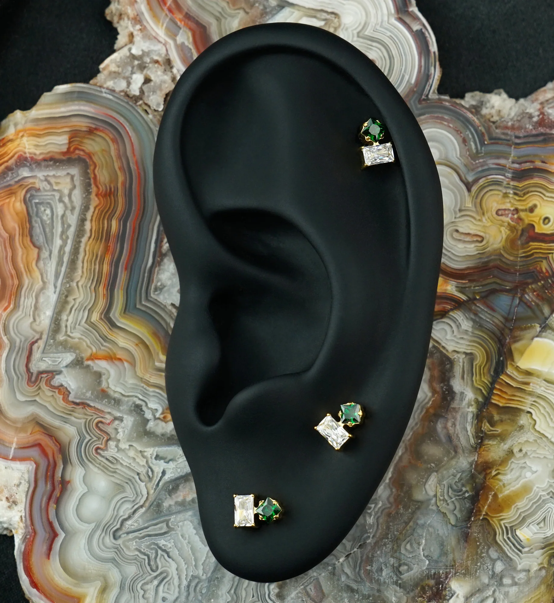 24kt Gold PVD Inverted Tilt Emerald CZ Titanium Threadless Top - Image 2
