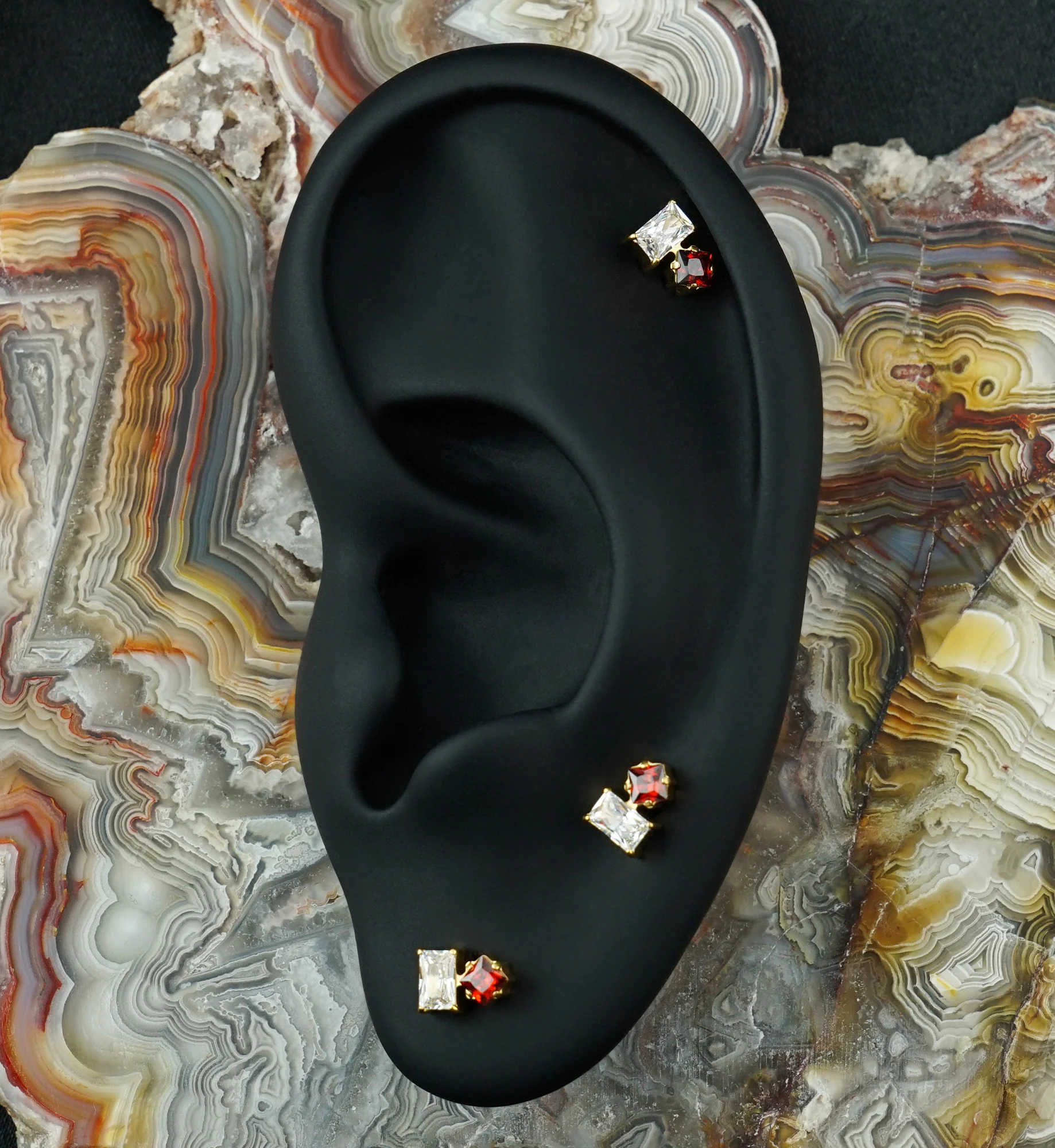 24kt Gold PVD Inverted Tilt Garnet CZ Titanium Threadless Top - Image 2