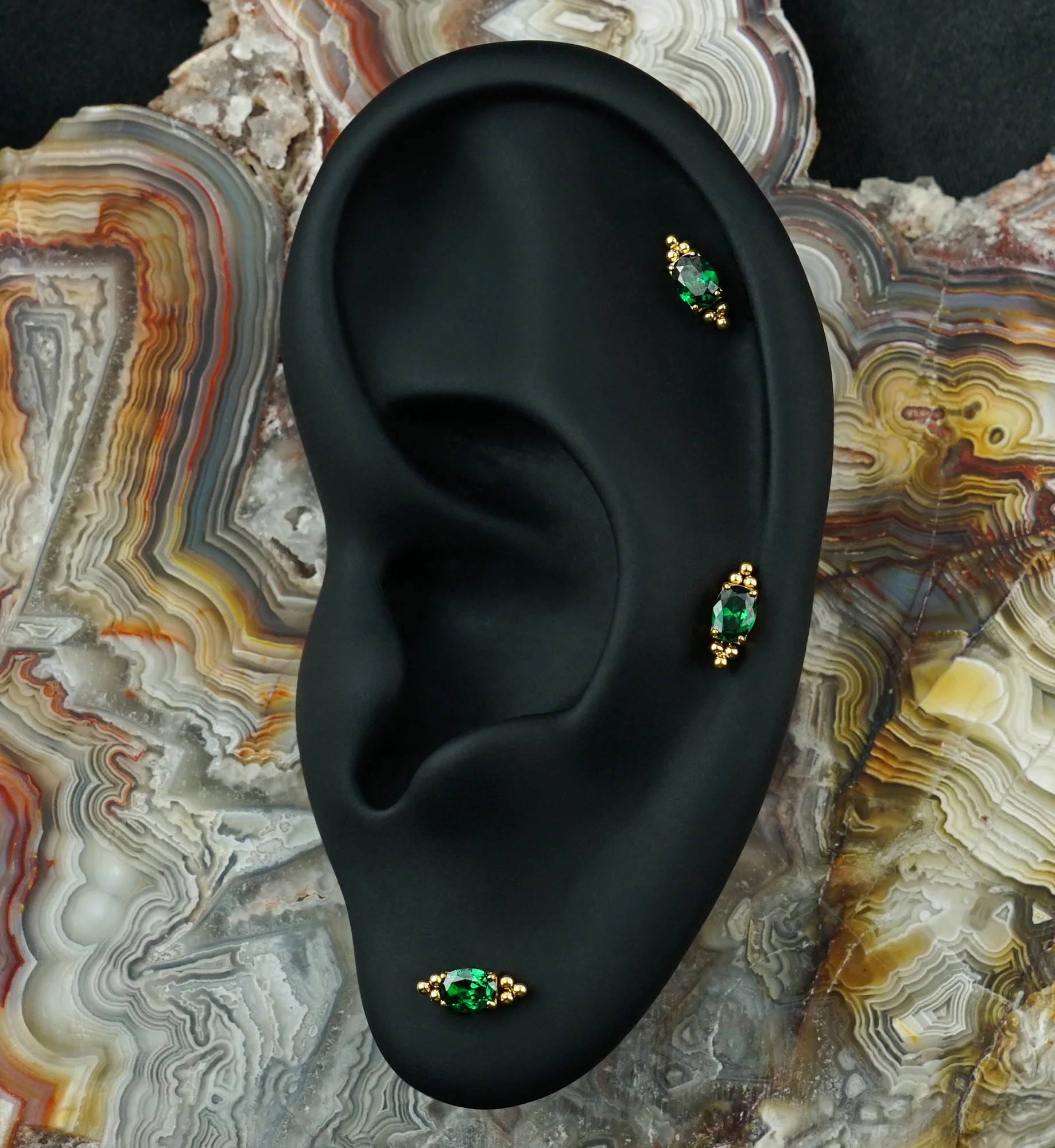 24kt Gold PVD Lamp Post Emerald CZ Titanium Threadless Top - Image 2