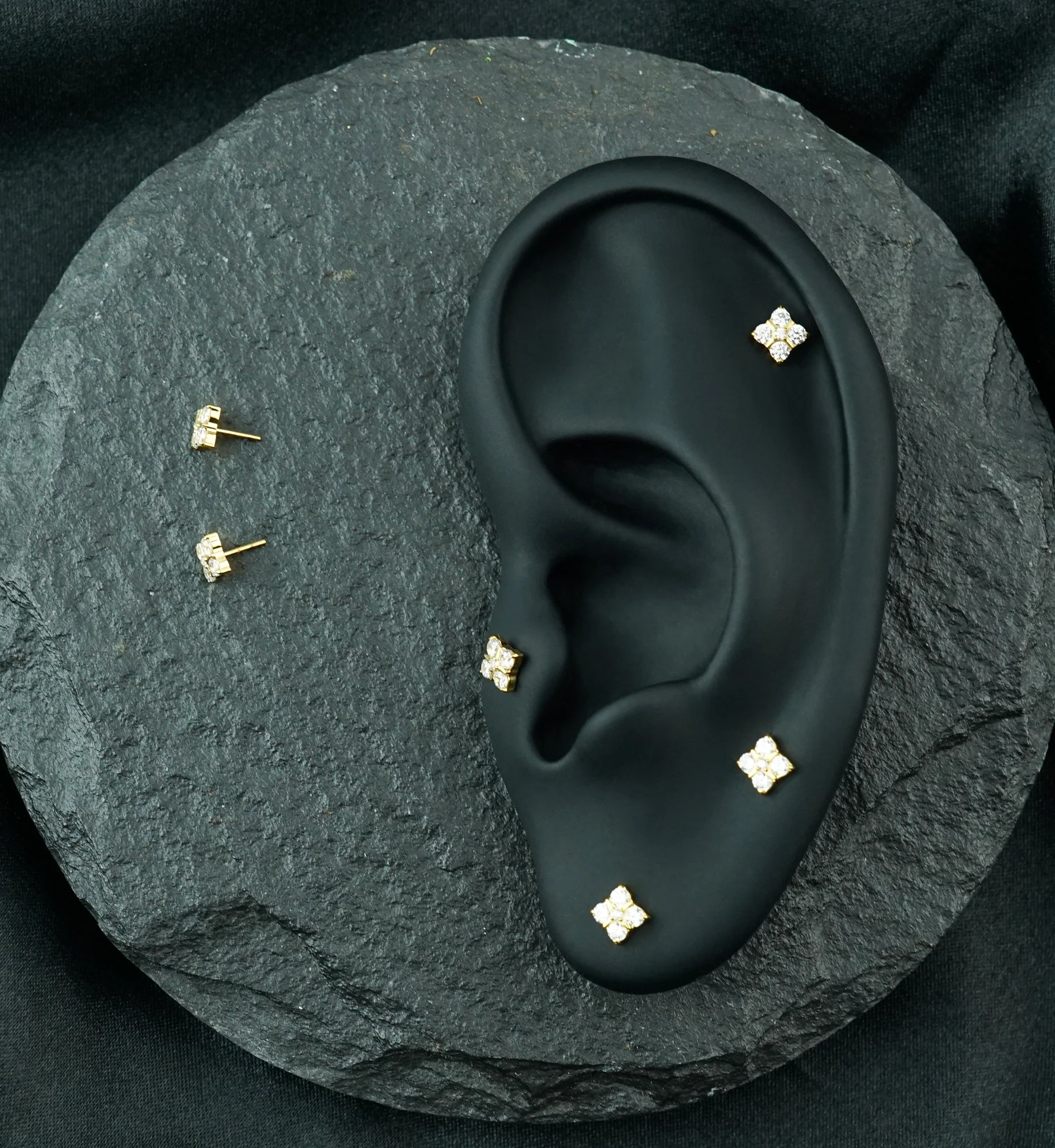 24kt Gold PVD Quadratic Clear CZ Titanium Threadless Top - Image 2