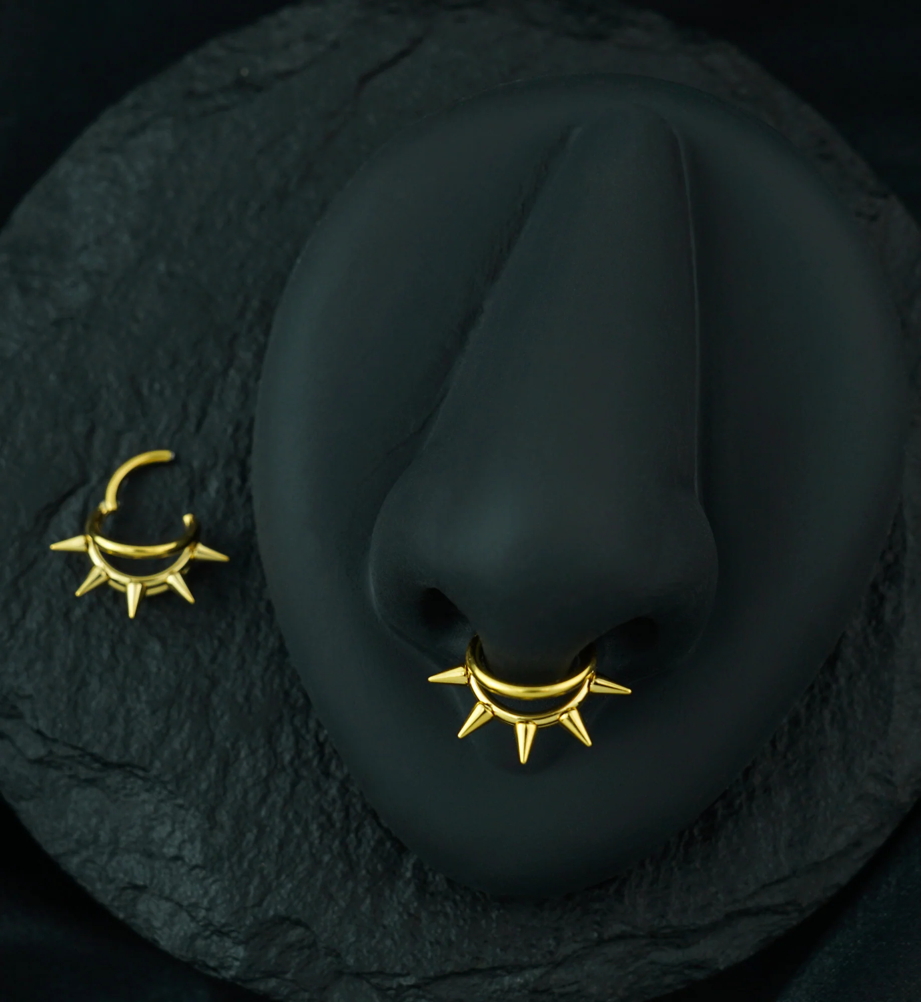24kt Gold PVD Spiked Trap Titanium Hinged Segment Ring - Image 2