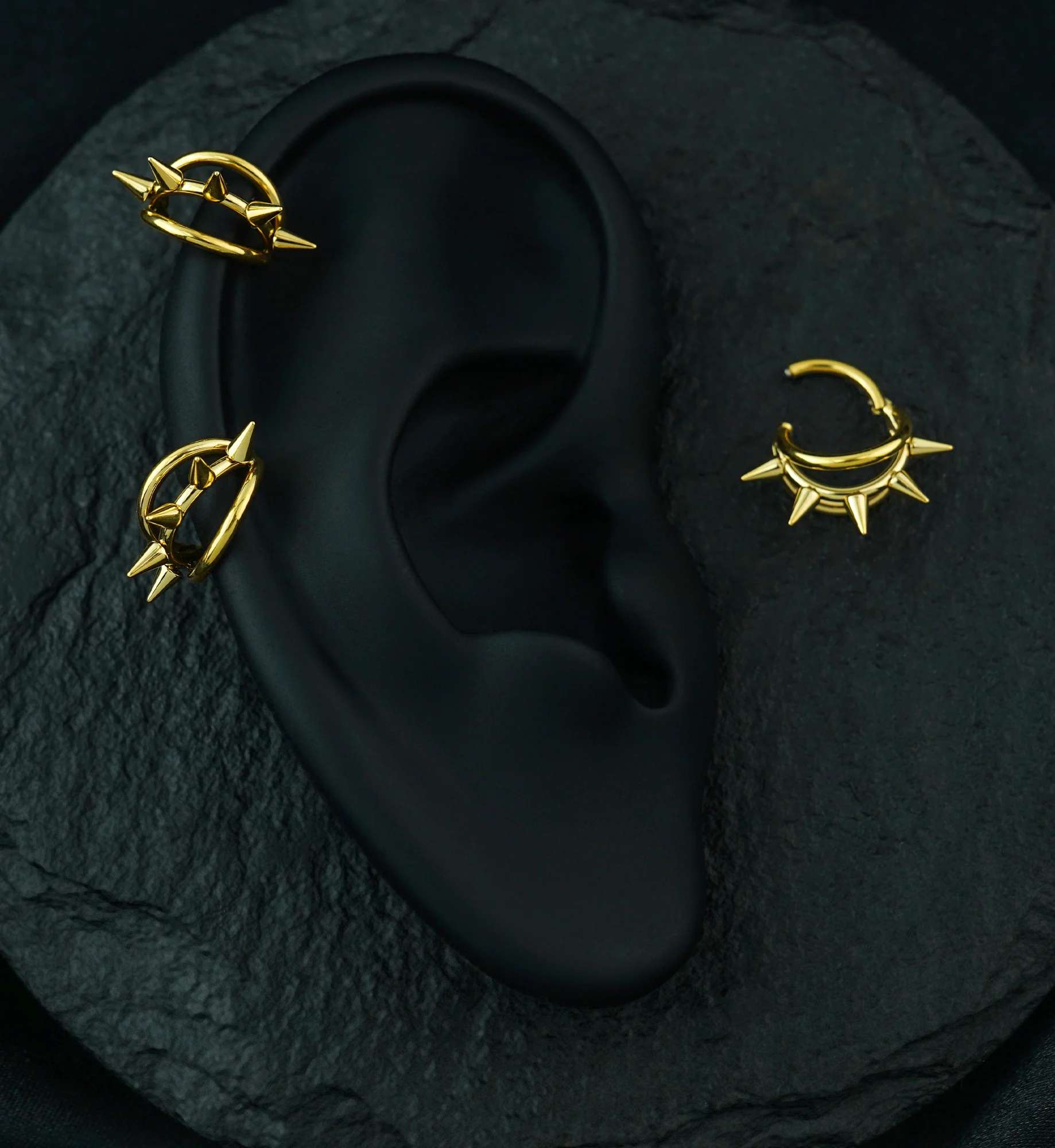 24kt Gold PVD Spiked Trap Titanium Hinged Segment Ring - Image 3