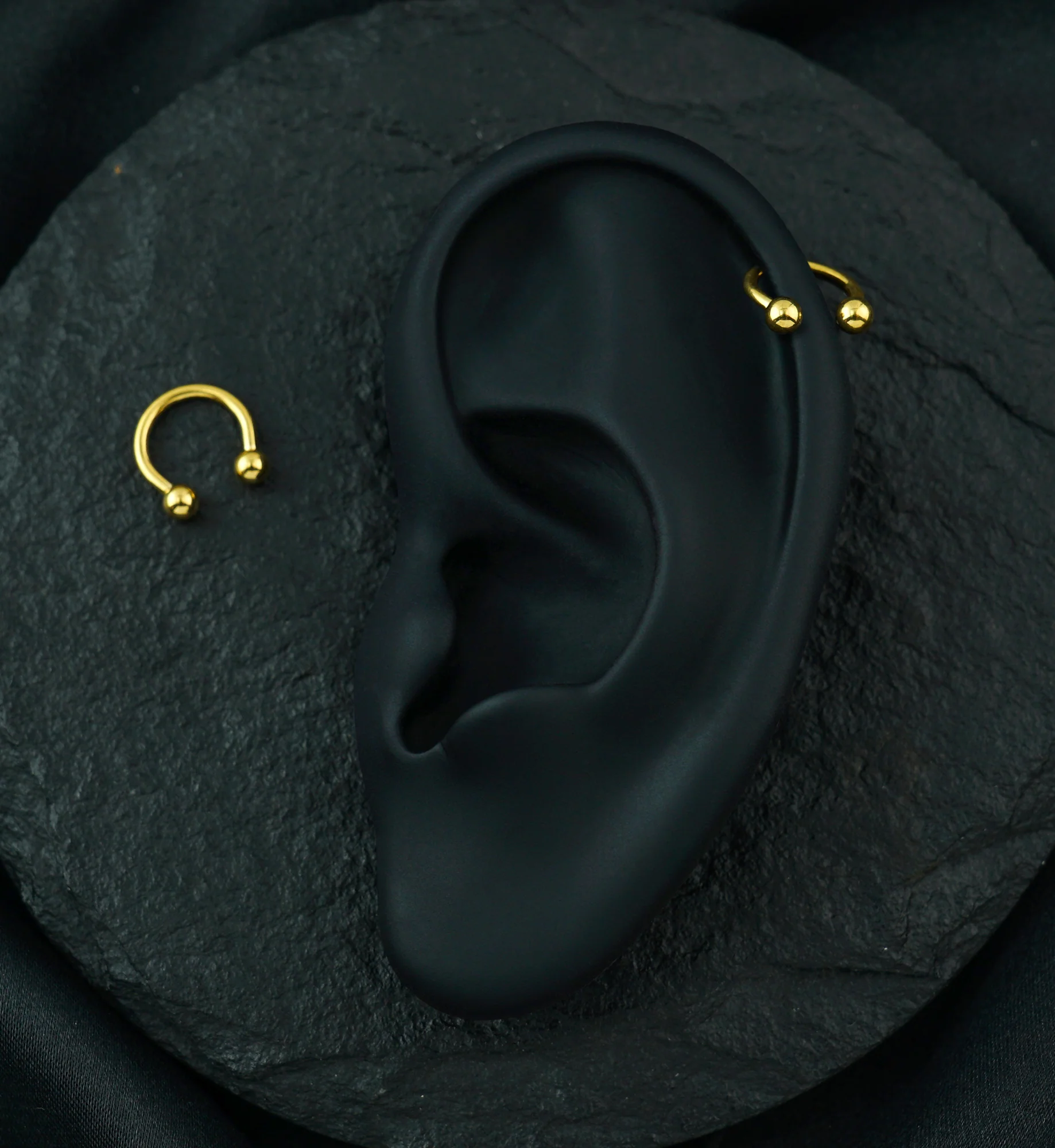 24kt Gold PVD Titanium Circular Barbell - Image 8
