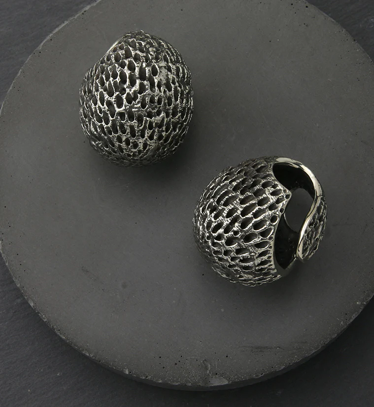 Achene White Brass Ear Weights - Image 3
