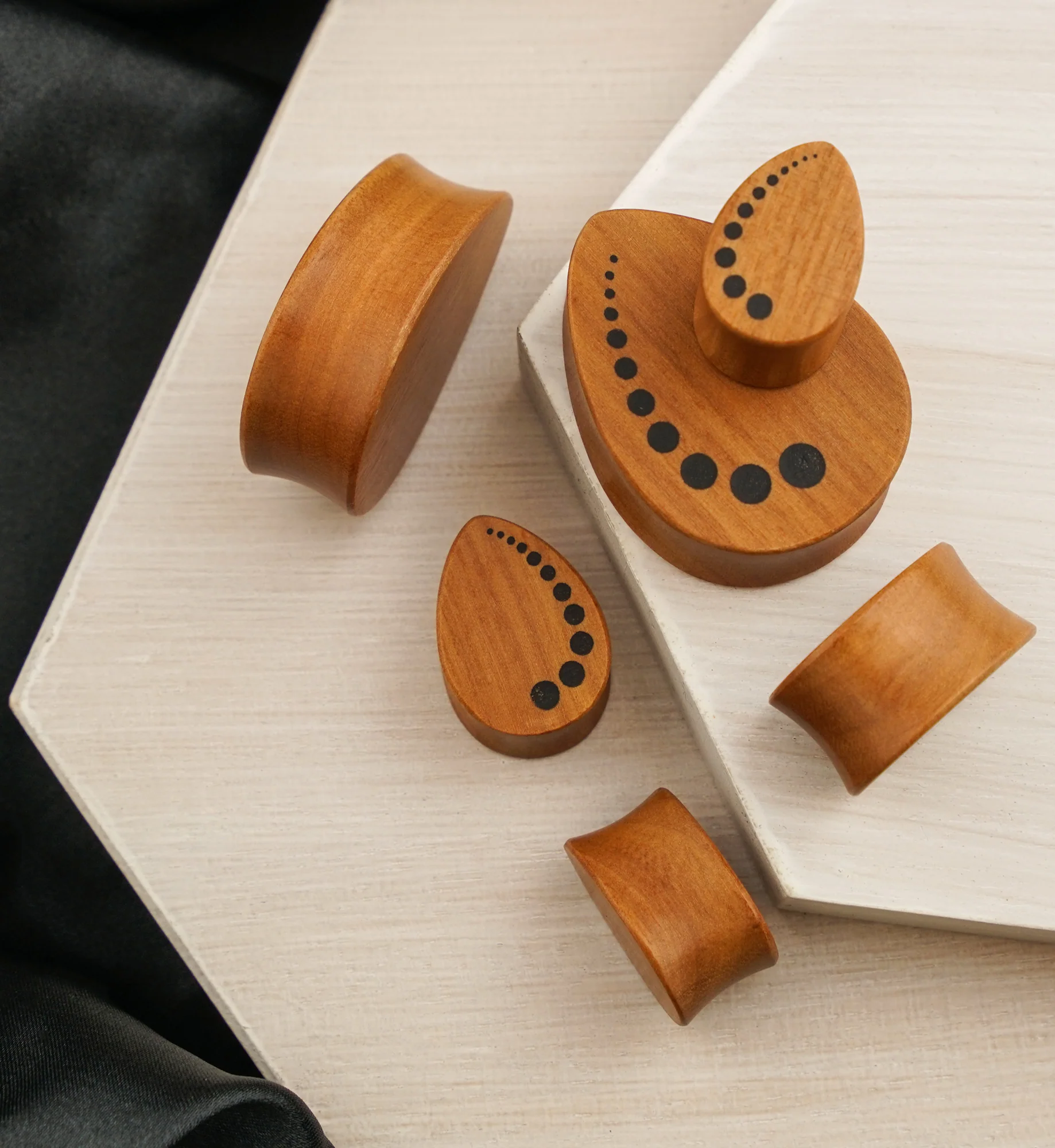 Alleyway Saba Wood Teardrop Plugs - Image 2