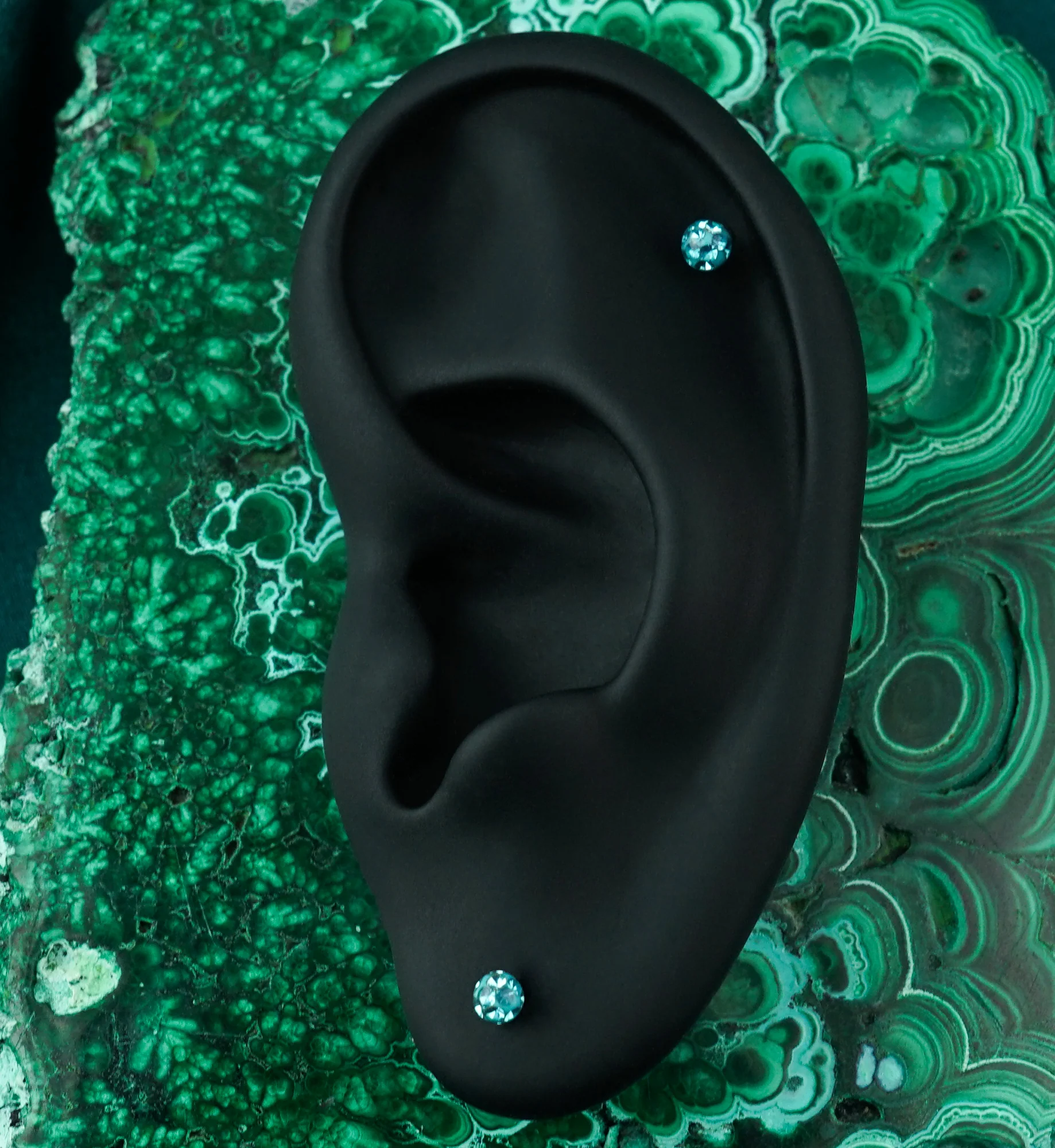 Aqua Glitterball Stainless Steel Labret - Image 2