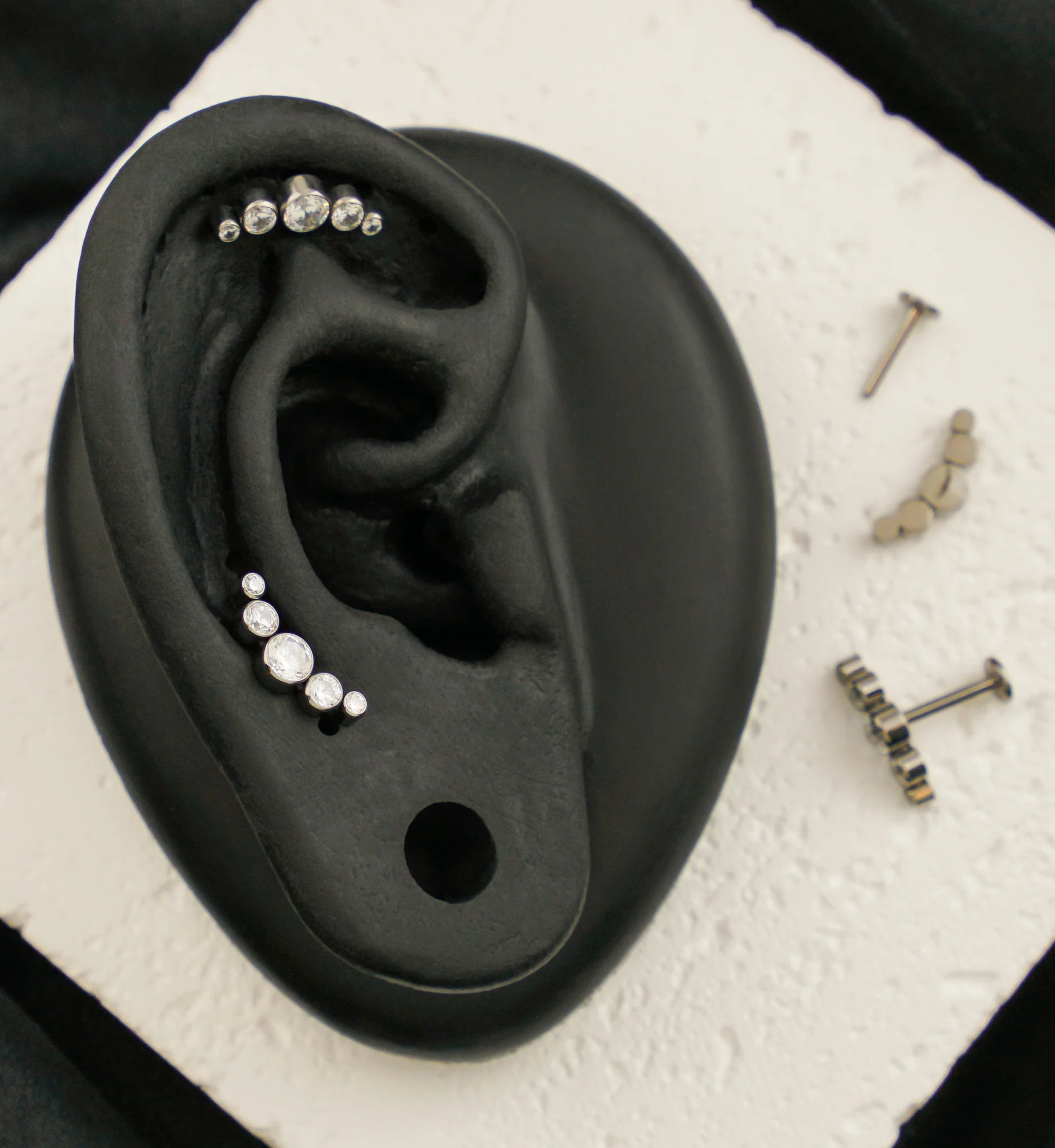 Arch Clear CZ Titanium Threadless Labret - Image 2