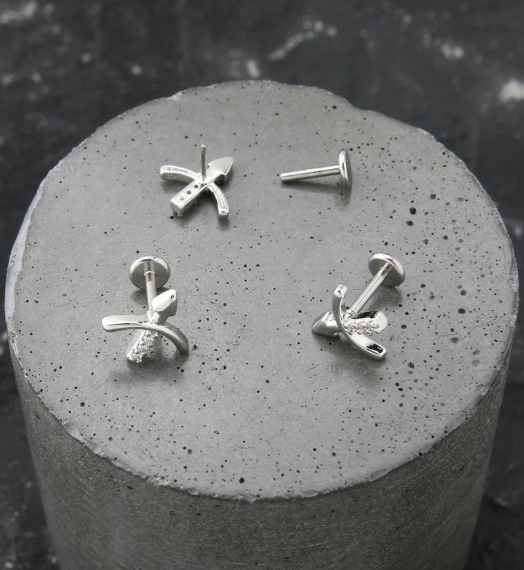 Archery CZ Stainless Steel Threadless Labret - Image 2