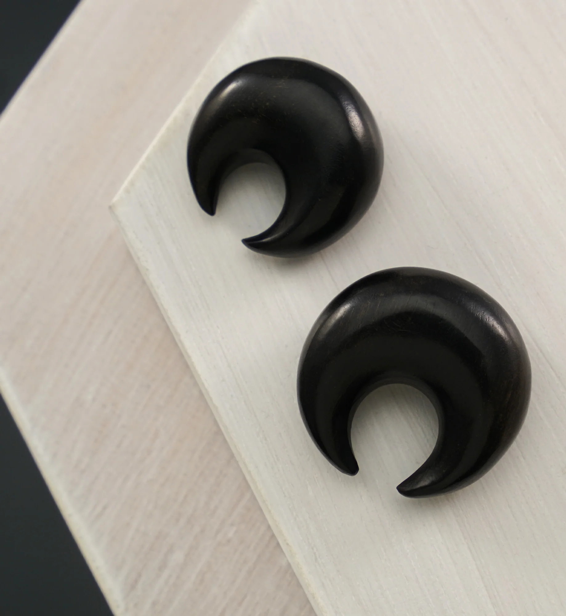 Areng Wood Septum Pincher - Image 4