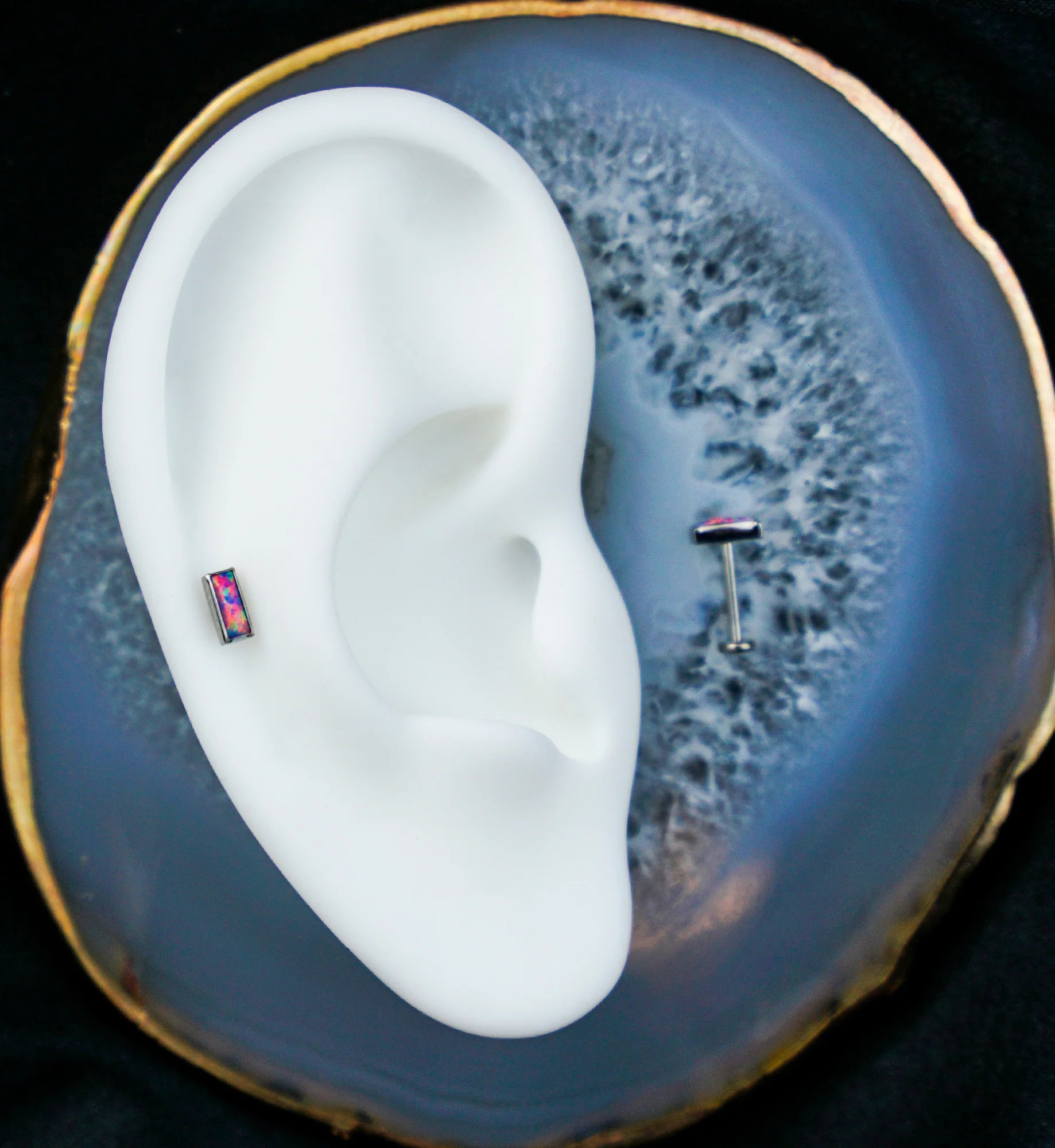 Baguette Purple Opalite Titanium Threadless Labret - Image 2