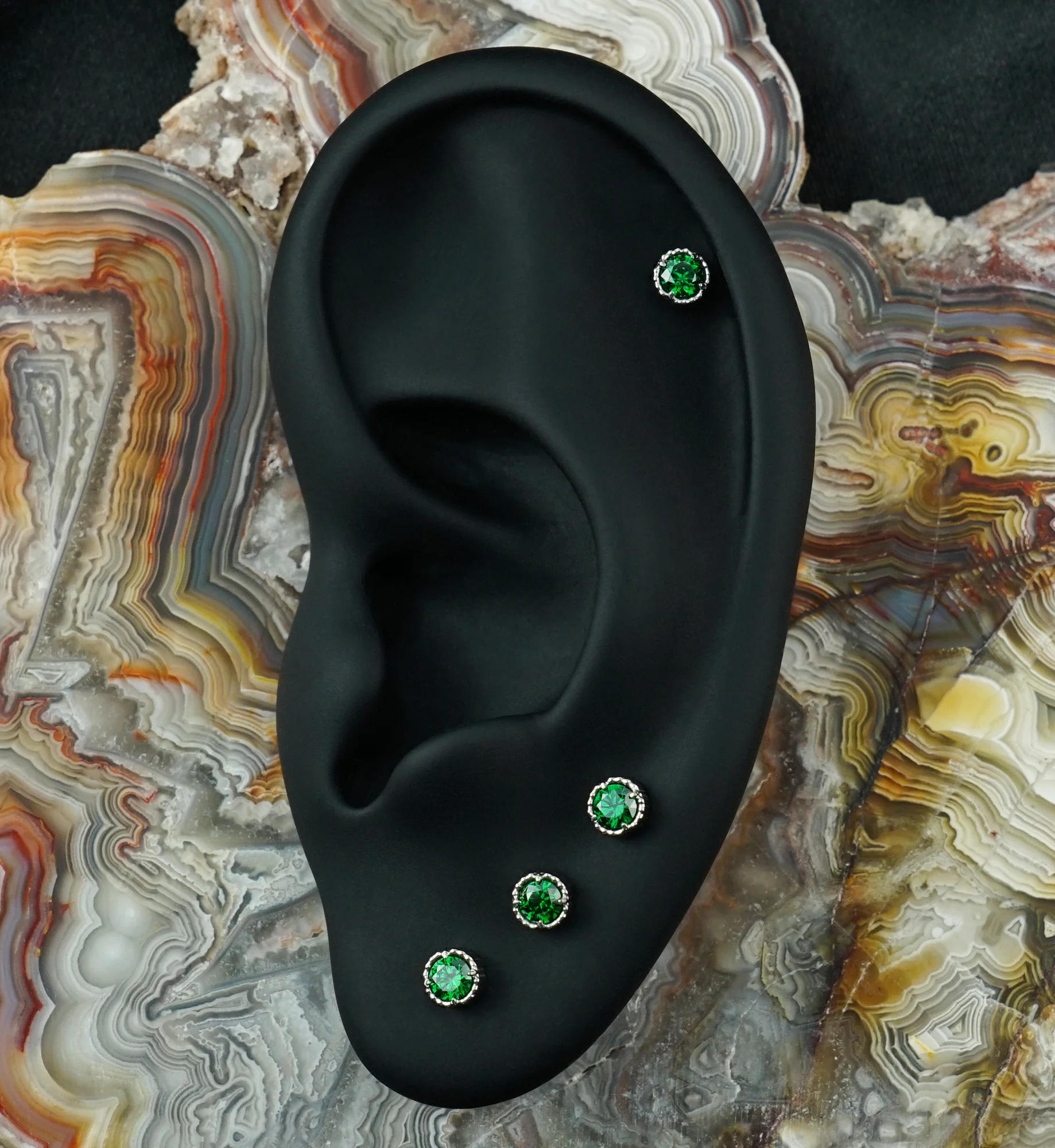 Beaded Bezel Emerald CZ Titanium Threadless Top - Image 2